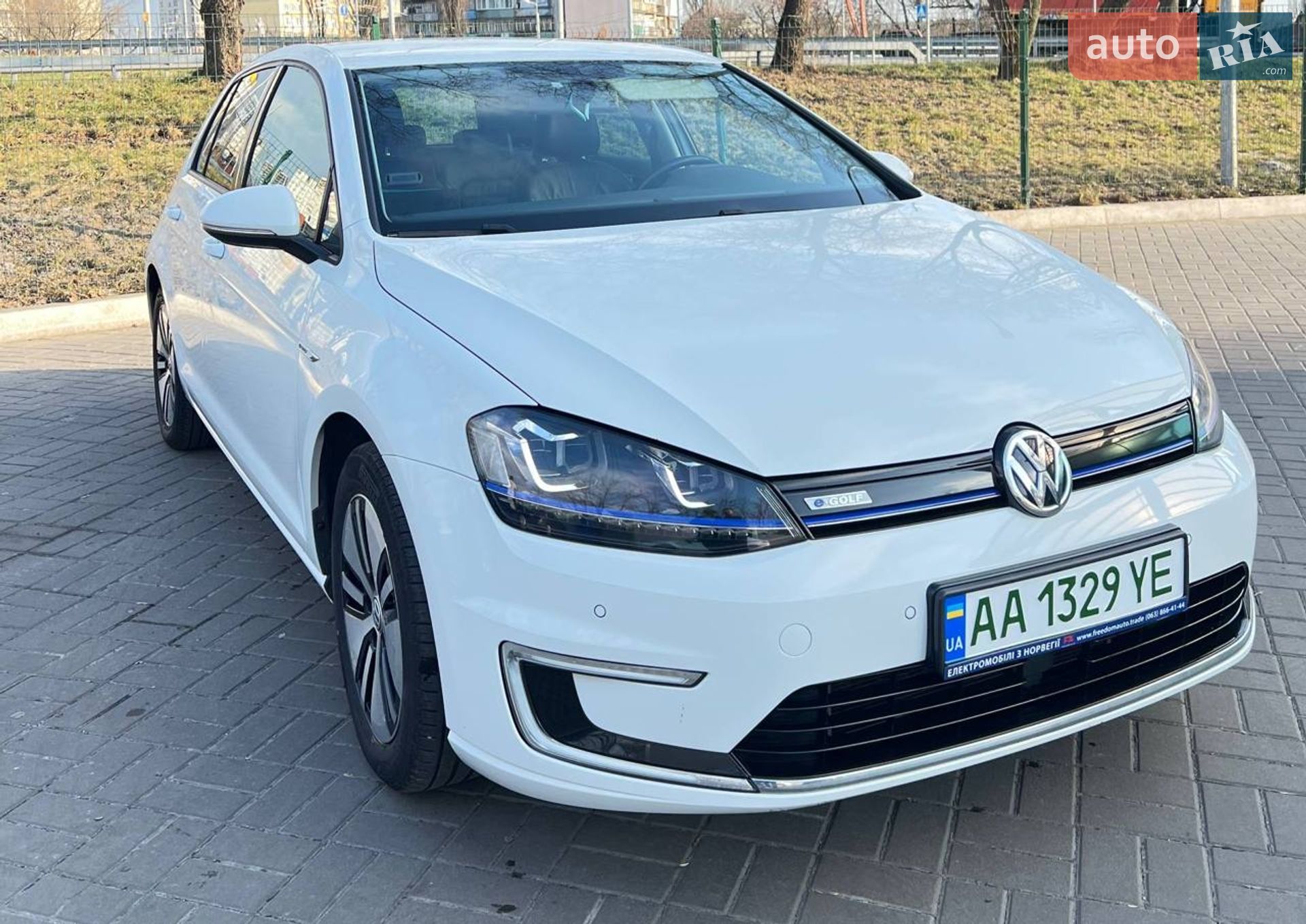 Volkswagen Golf 2015 VIN WVWZZZAUZFW907043 фото оголошення 2 з 19