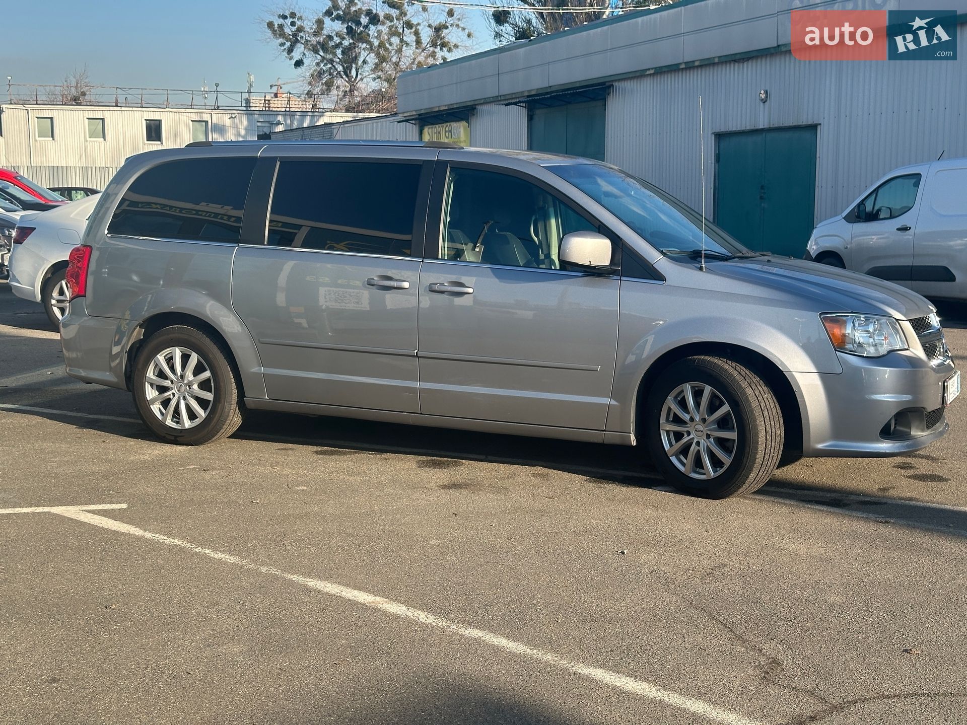 Dodge Grand Caravan 2017 VIN 2C4RDGCGXHR791569 фото оголошення 4 з 29
