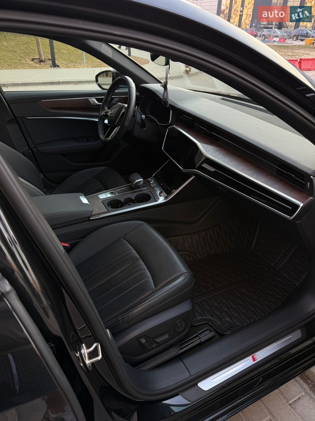 Audi A6 2018 VIN WAUM2AF20KN036462 фото оголошення 8 з 12