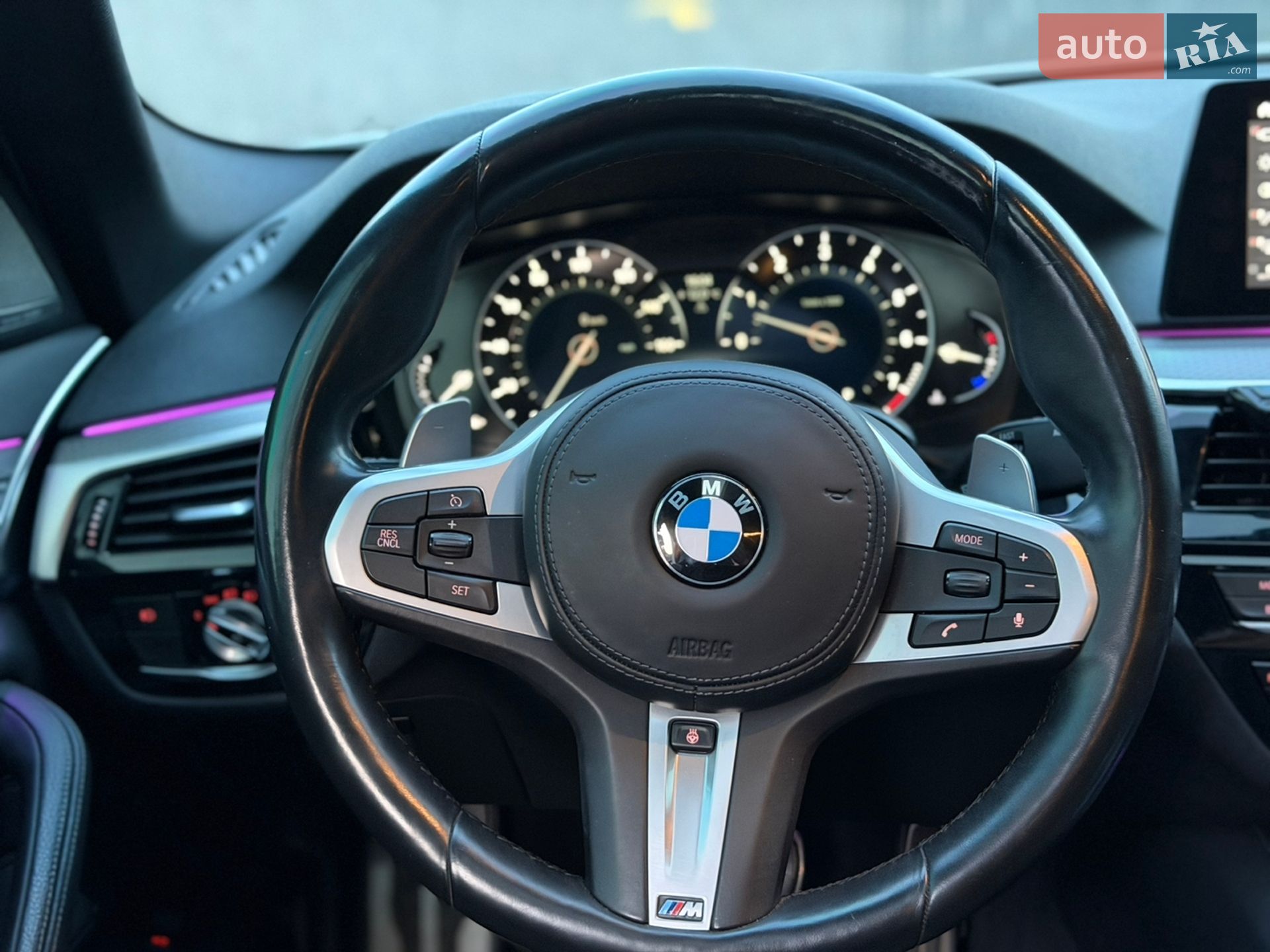 BMW 5 Series 2018 VIN WBAJE7C51JWD52928 фото оголошення 13 з 19