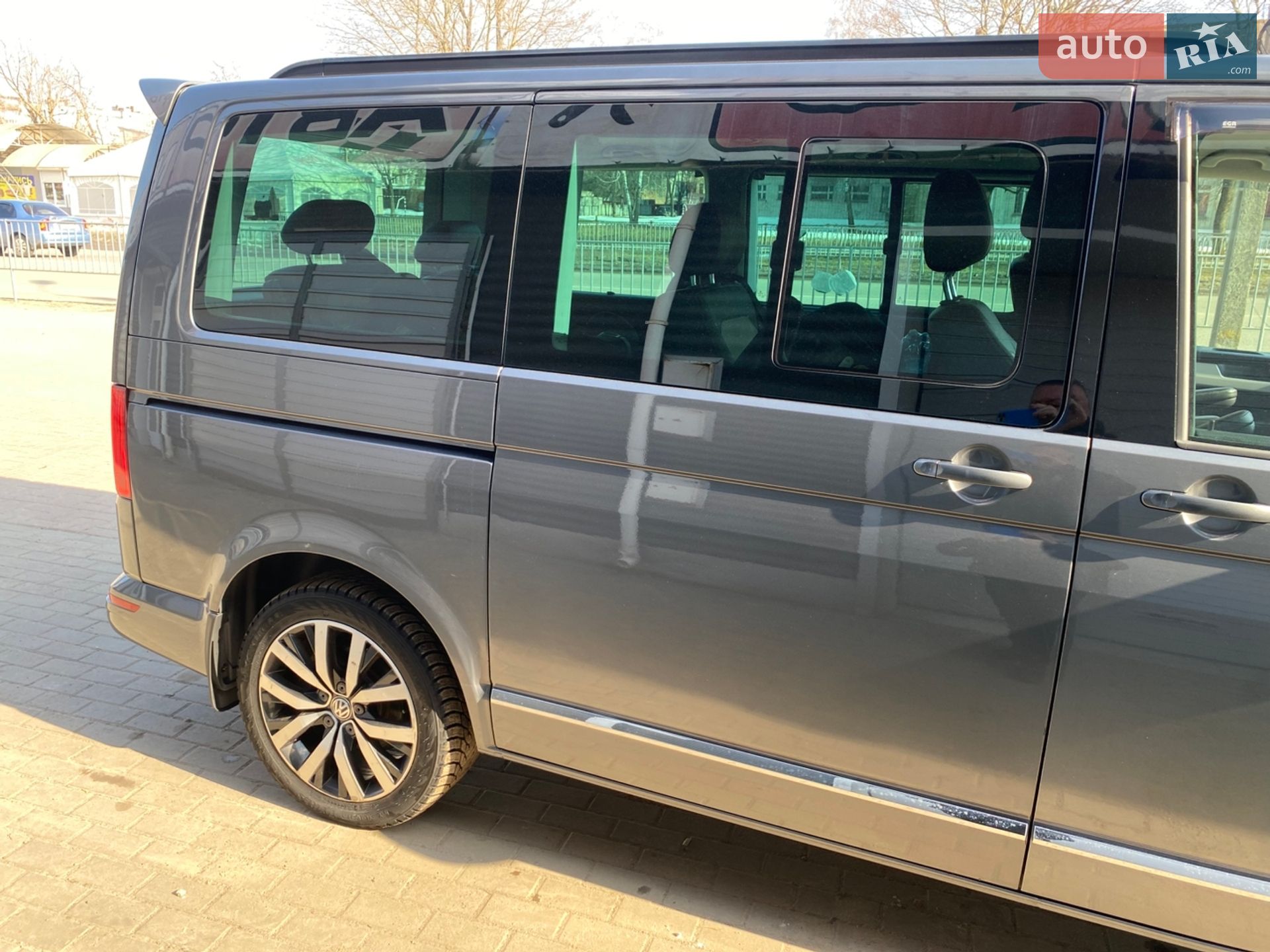 Volkswagen Multivan 2016 VIN WV2ZZZ7HZHH070730 фото оголошення 3 з 18