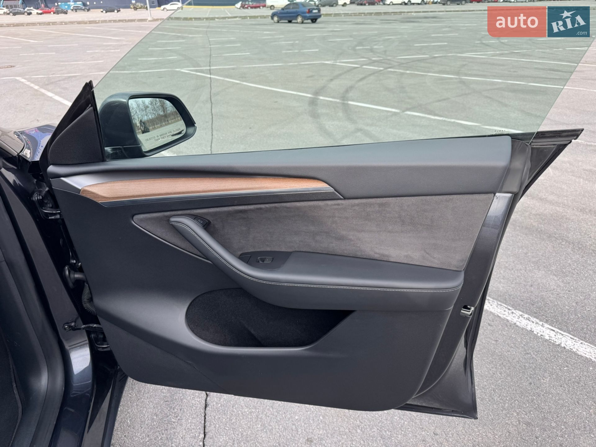 Tesla Model Y 2024 VIN 7SAYGDEE8RF084001 фото оголошення 34 з 34