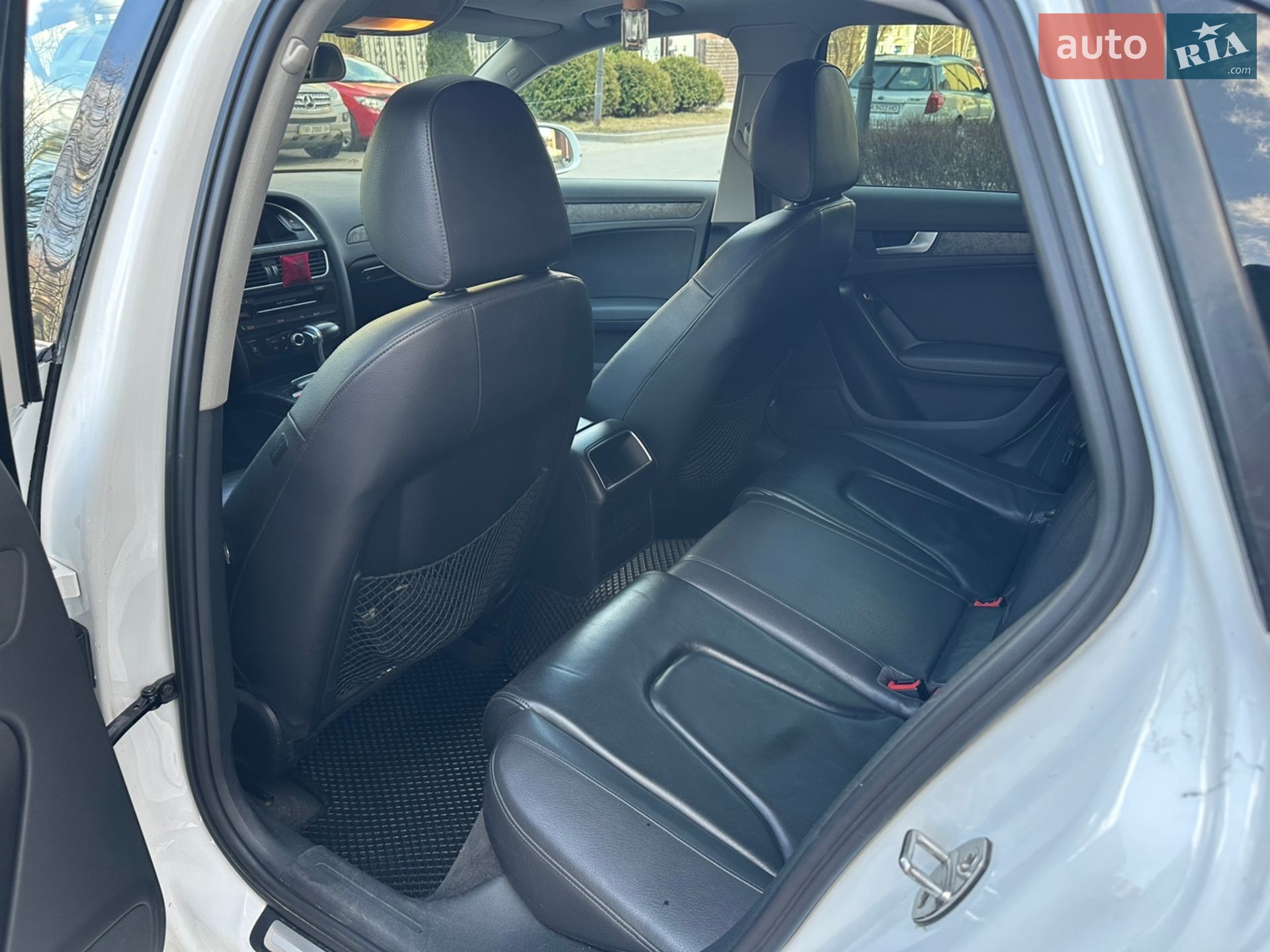 Audi A4 2015 VIN WAUZZZ8K8FN031867 фото оголошення 12 з 23