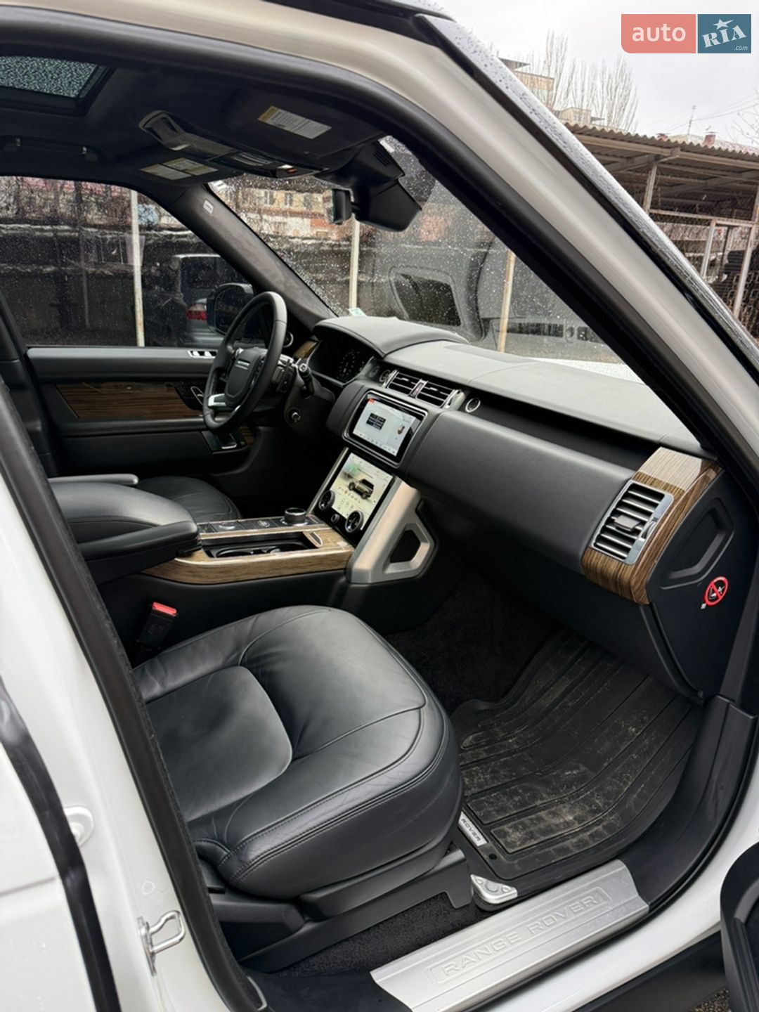 Land Rover Range Rover 2018 VIN SALGR2RVXKA539780 фото оголошення 2 з 15