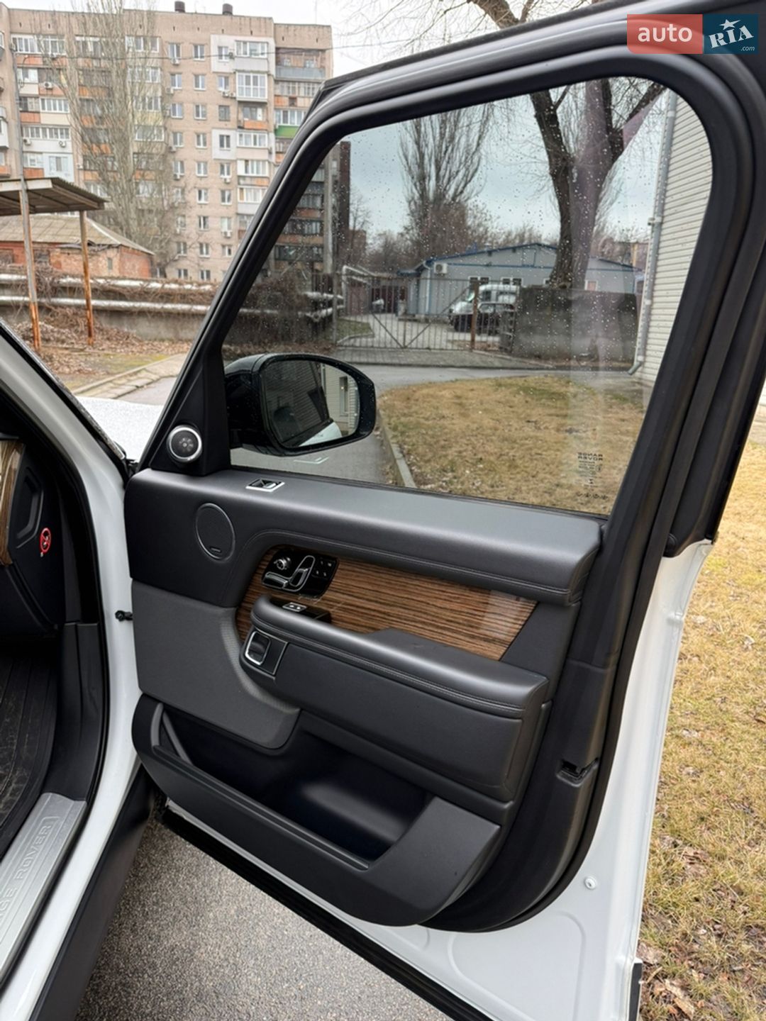 Land Rover Range Rover 2018 VIN SALGR2RVXKA539780 фото оголошення 11 з 15