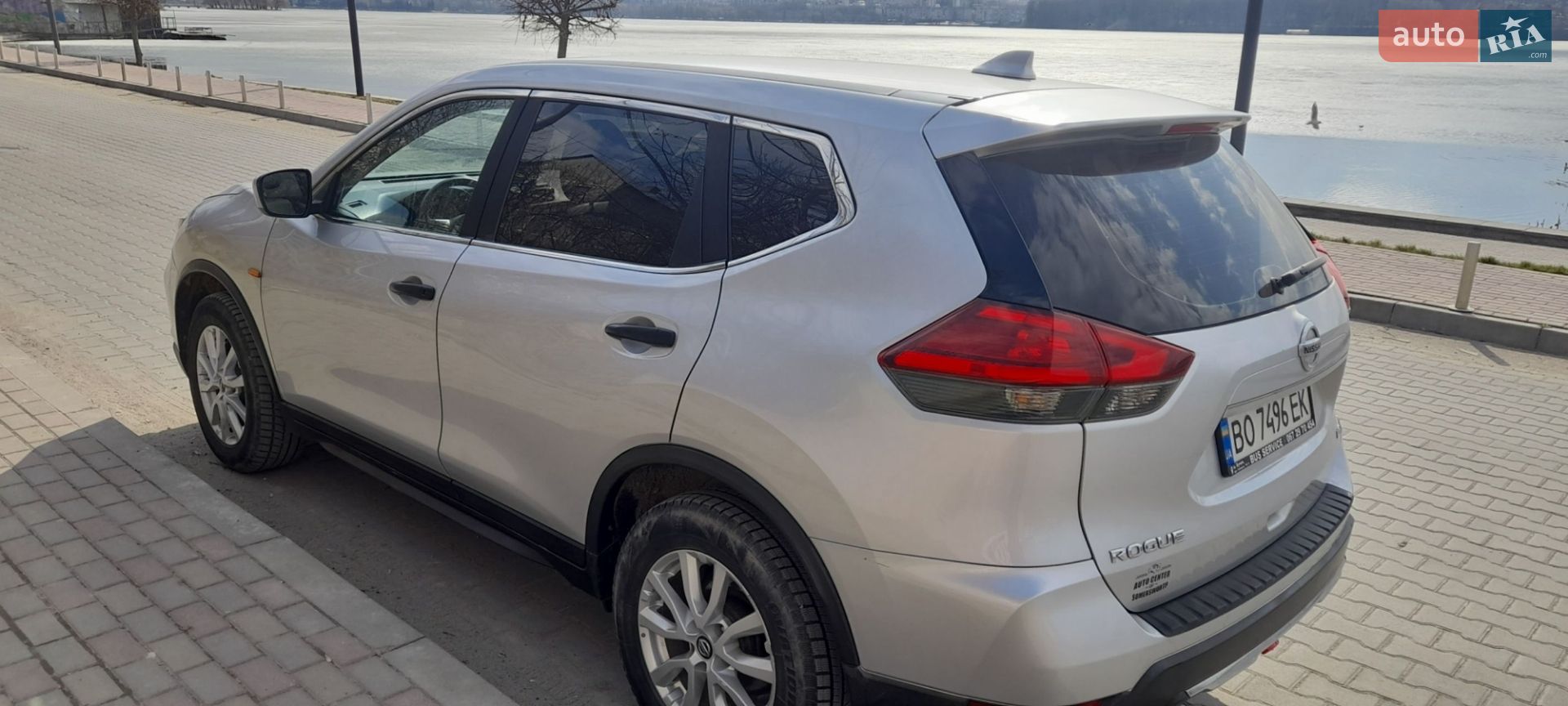 Nissan Rogue 2017 VIN KNMAT2MV3HP554987 фото оголошення 2 з 12
