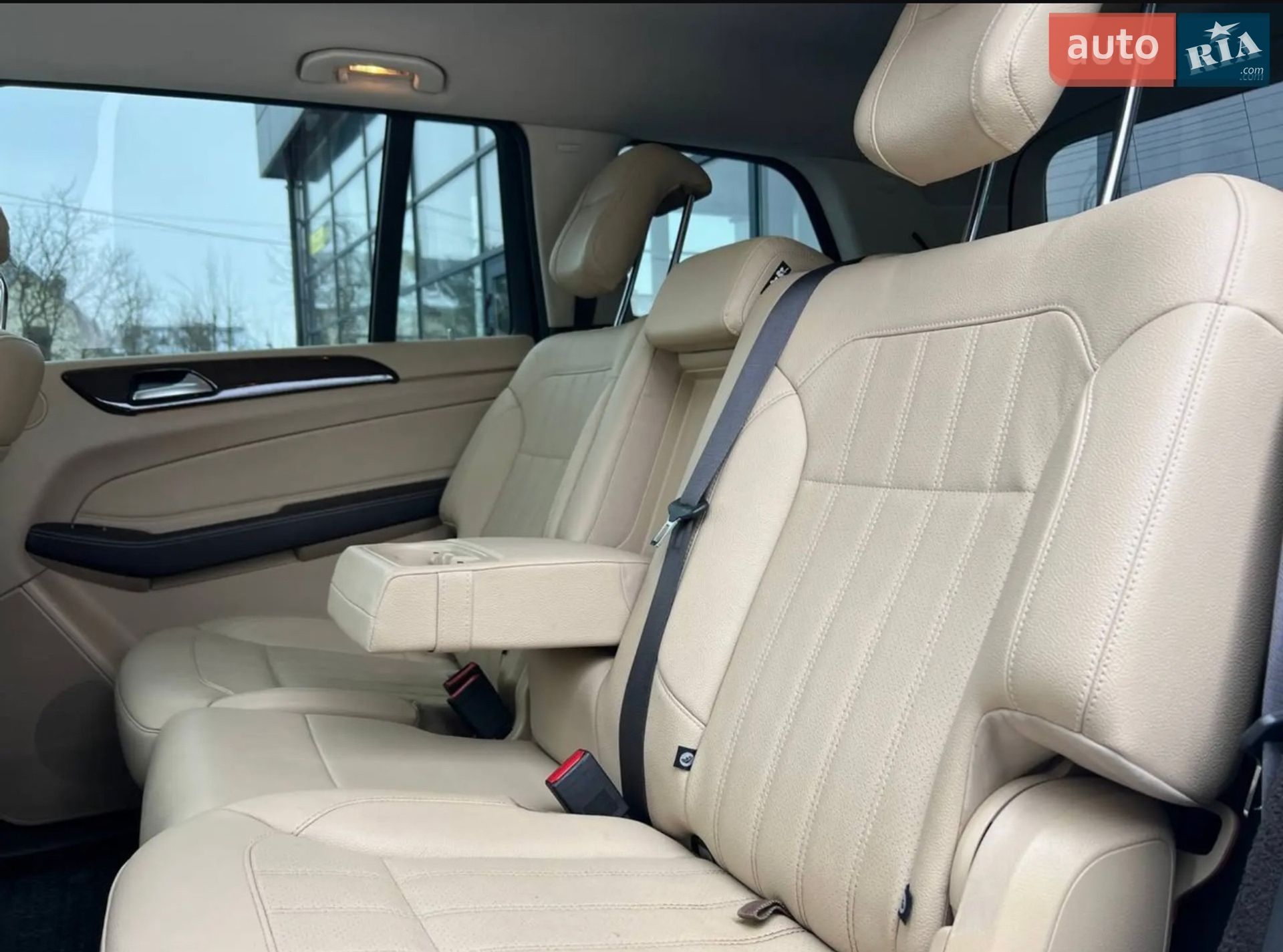 Mercedes-Benz GLS-Class 2016 VIN 4JGDF6EE5HA820096 фото оголошення 6 з 16
