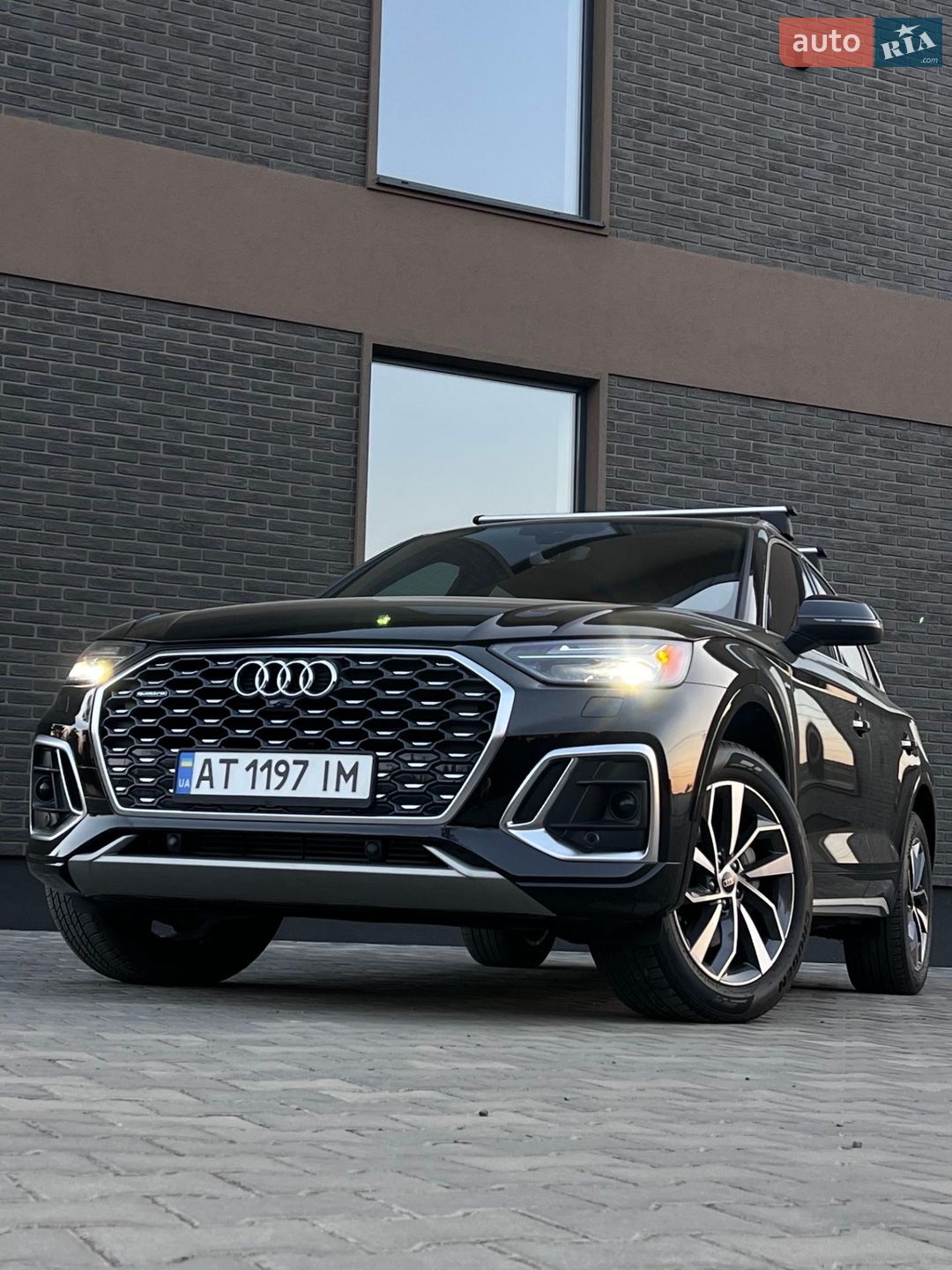 Audi Q5 2023 VIN WA1GAAFY4R2052306 фото оголошення 2 з 24