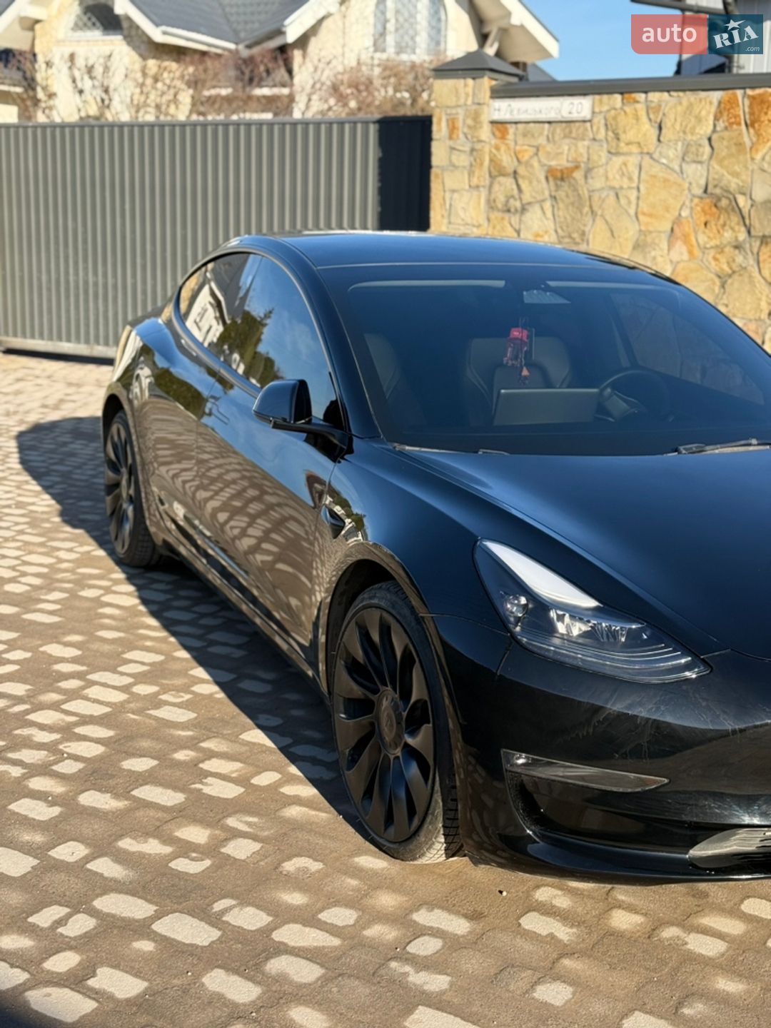 Tesla Model 3 2023 VIN 5YJ3E1EC3PF628122 фото оголошення 9 з 19