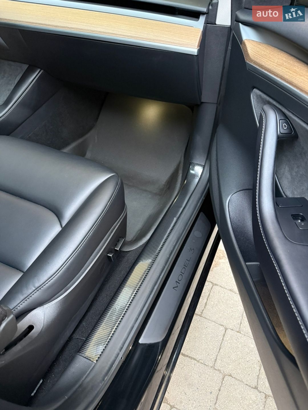 Tesla Model 3 2023 VIN 5YJ3E1EC3PF628122 фото оголошення 14 з 19