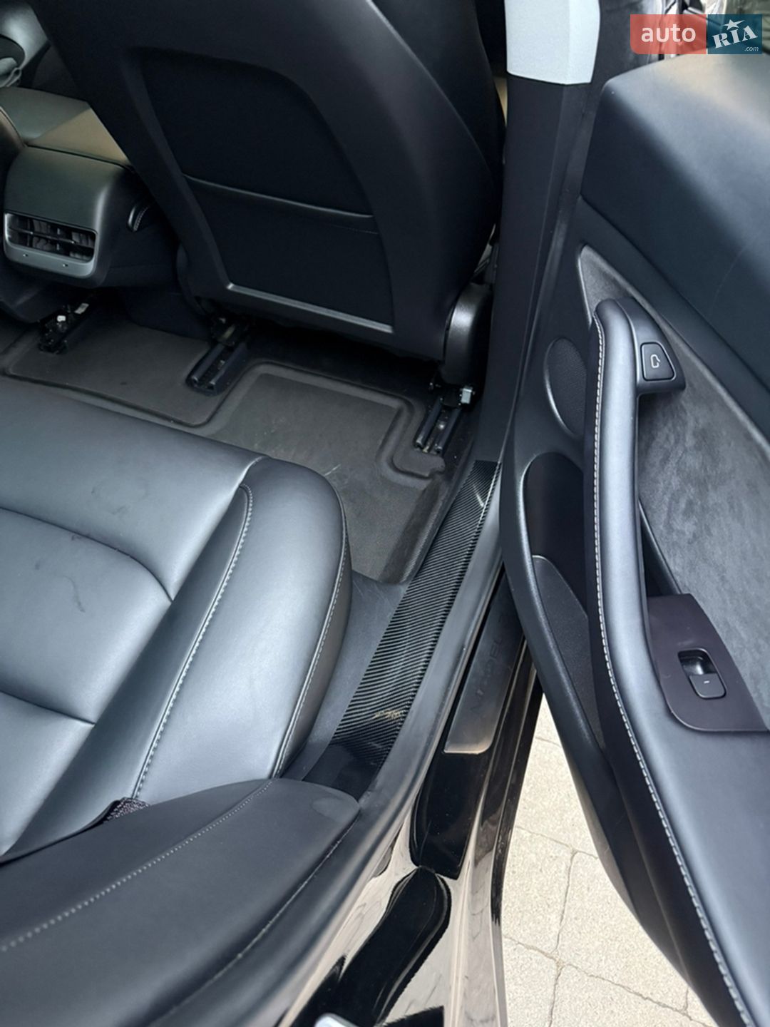 Tesla Model 3 2023 VIN 5YJ3E1EC3PF628122 фото оголошення 16 з 19