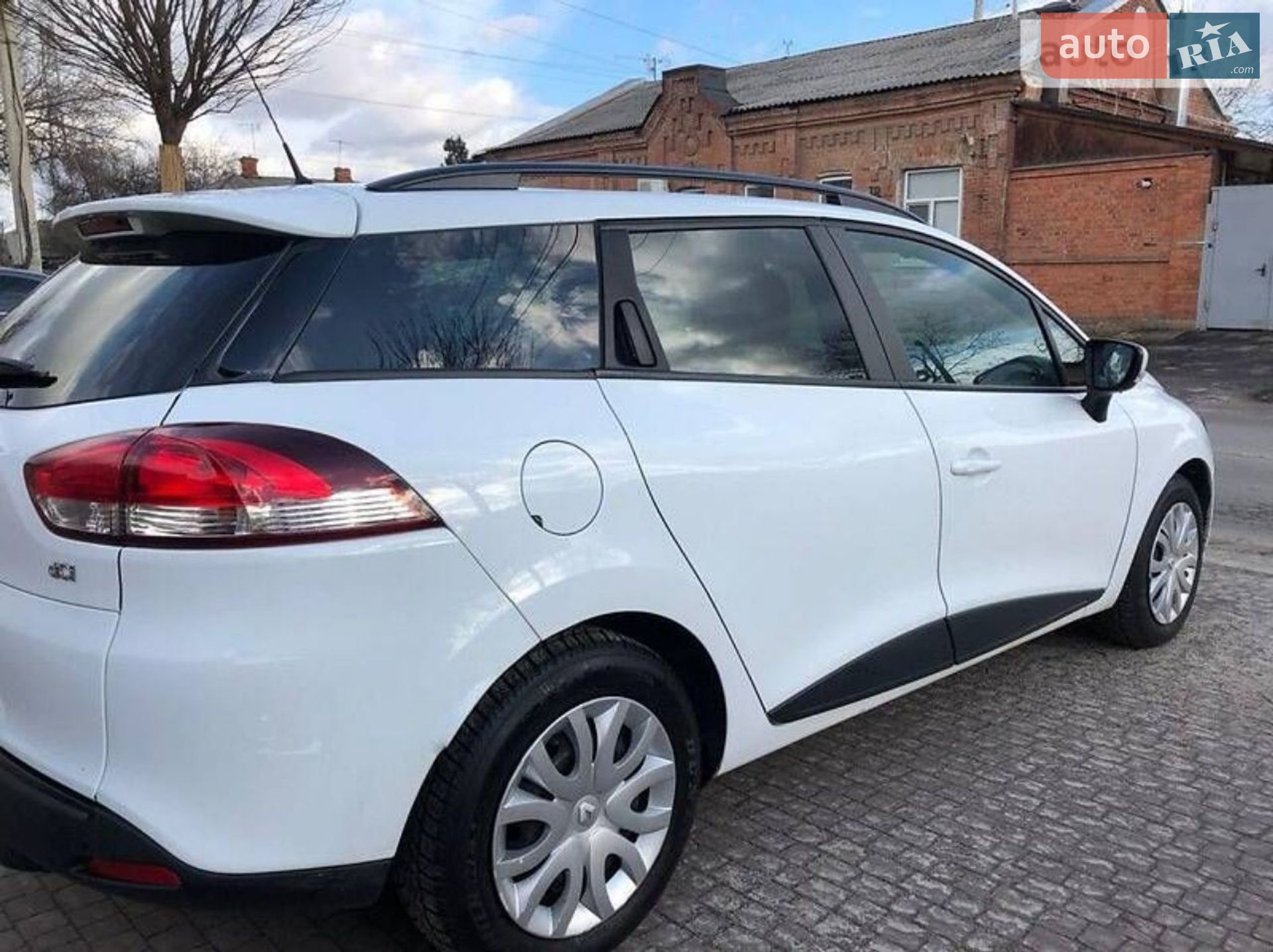 Renault Clio 2015 VIN VF17RBF0A53793123 фото оголошення 4 з 17