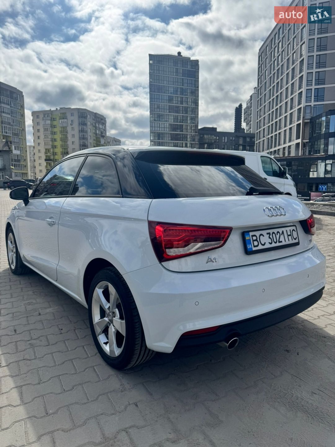 Audi A1 2015 VIN WAUZZZ8X8GB048702 фото оголошення 10 з 19