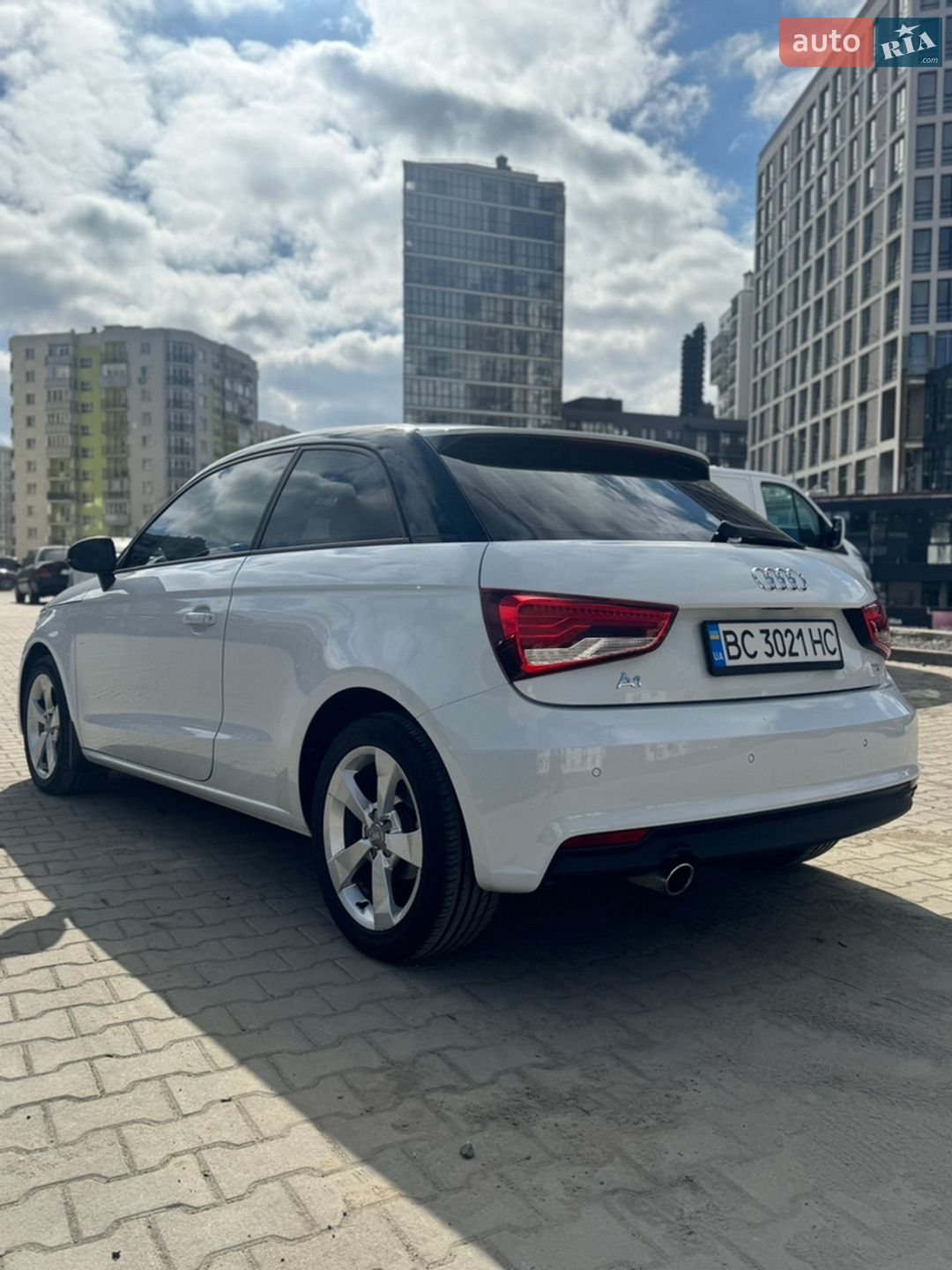 Audi A1 2015 VIN WAUZZZ8X8GB048702 фото оголошення 17 з 19