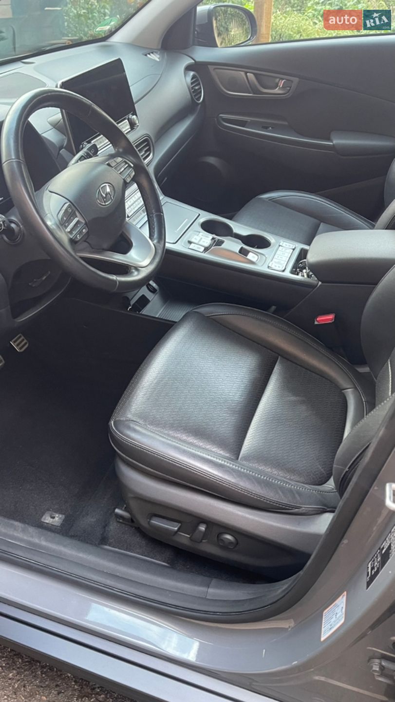 Hyundai Kona Electric 2020 VIN TMAK581GFLJ002487 фото оголошення 14 з 28