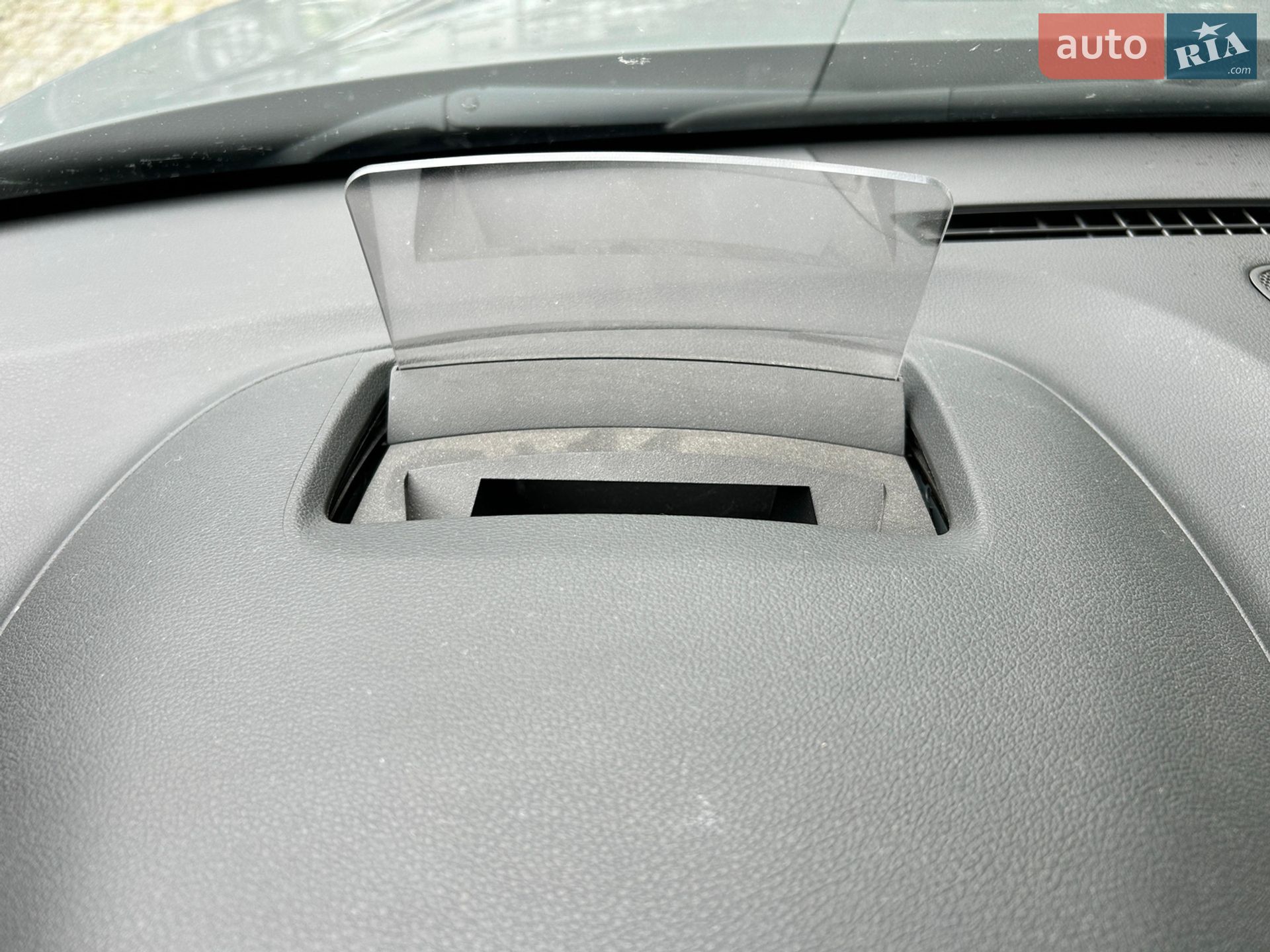 Hyundai Kona Electric 2020 VIN TMAK581GFLJ002487 фото оголошення 19 з 28