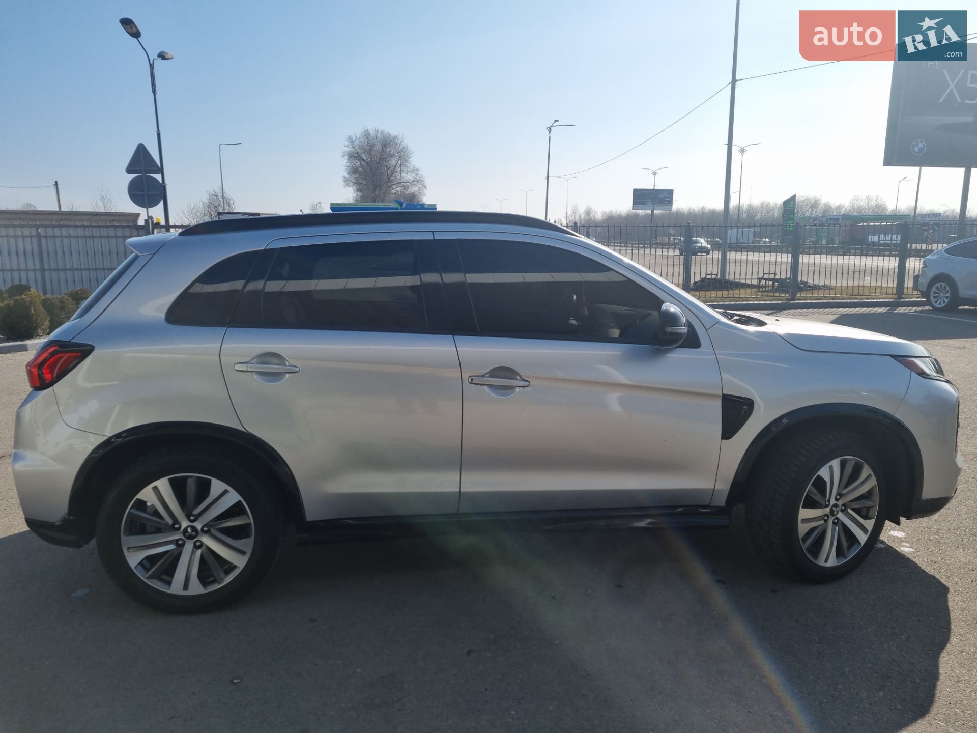Mitsubishi Outlander Sport 2021 VIN JA4ARUAUXMU022390 фото оголошення 3 з 19