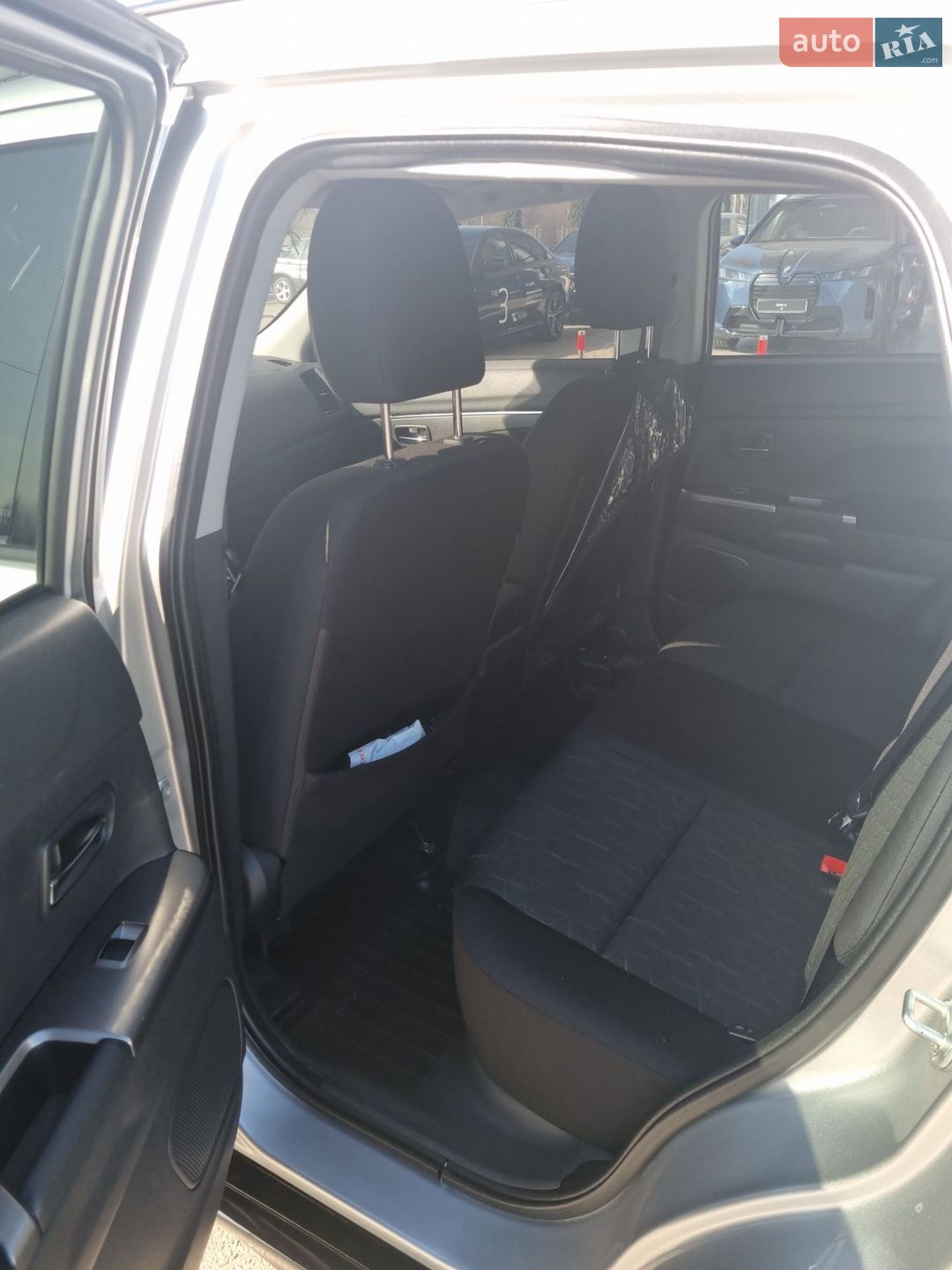 Mitsubishi Outlander Sport 2021 VIN JA4ARUAUXMU022390 фото оголошення 4 з 19