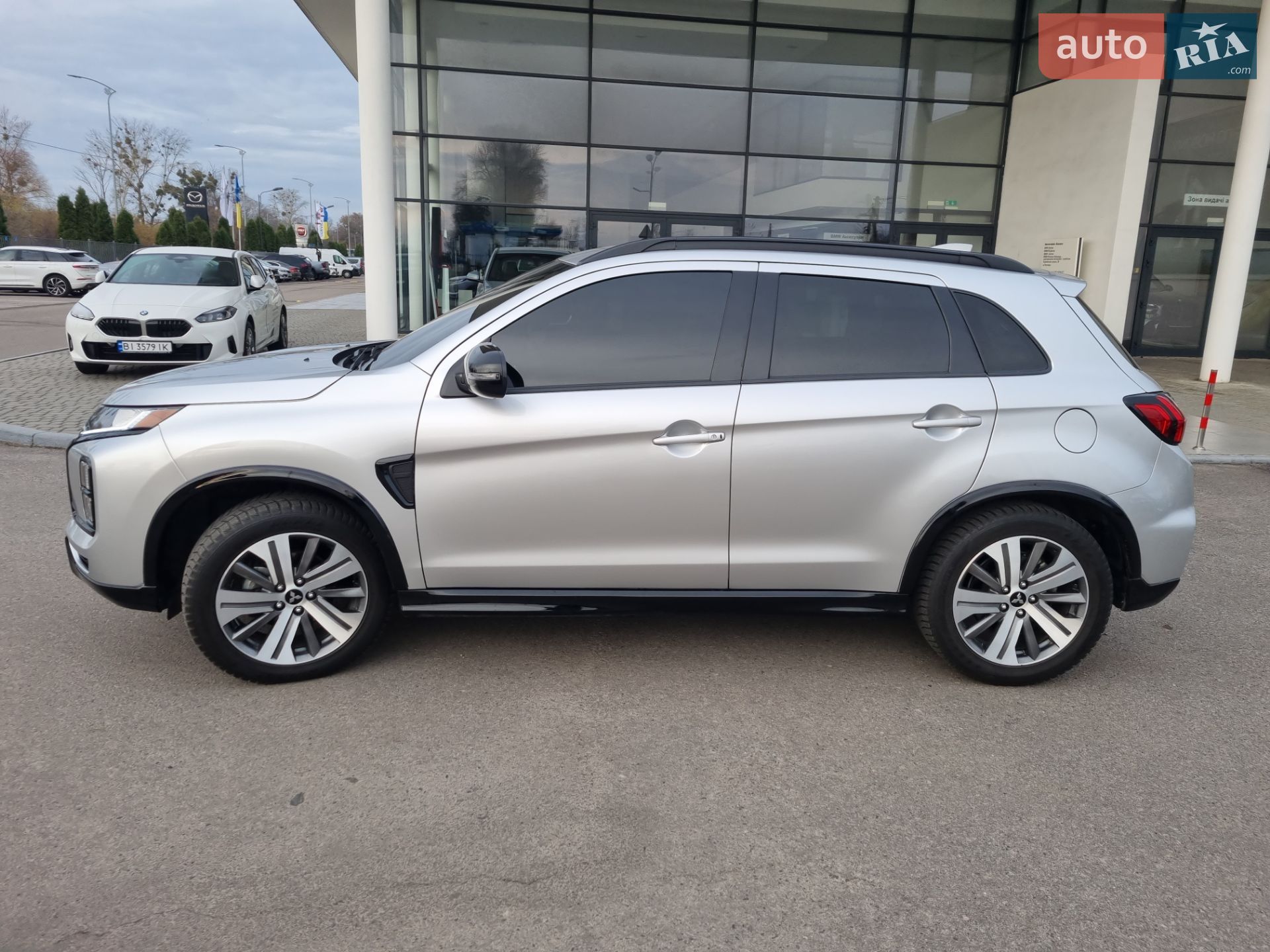 Mitsubishi Outlander Sport 2021 VIN JA4ARUAUXMU022390 фото оголошення 9 з 19