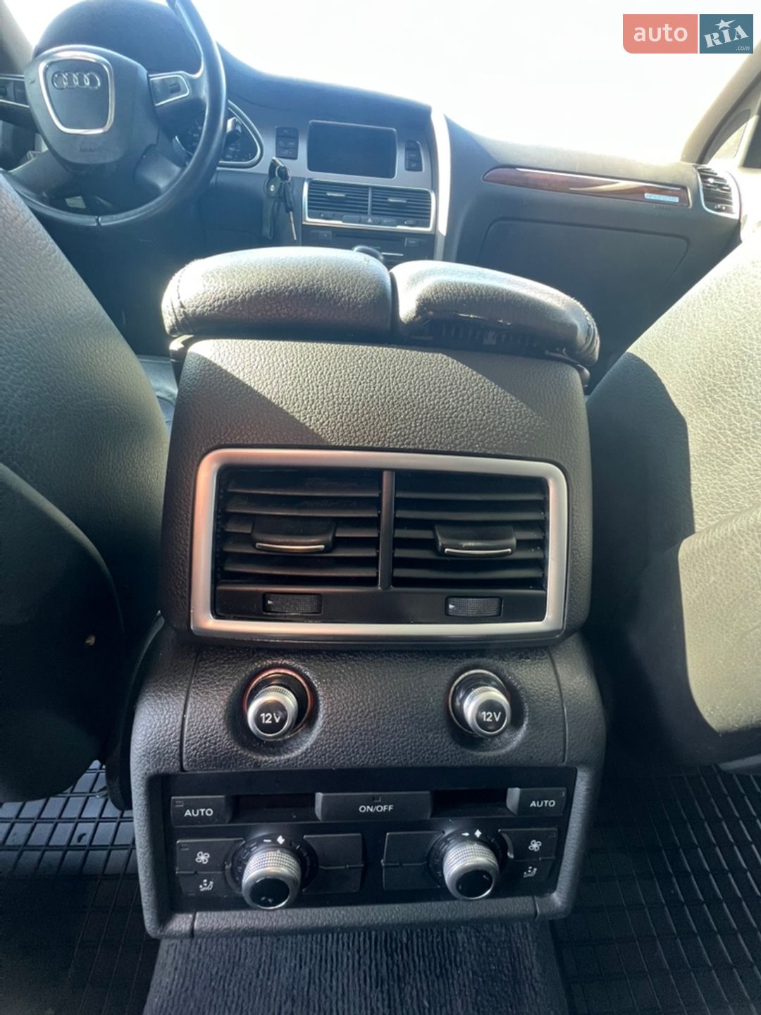 Audi Q7 2011 VIN WA1LMAFE4BD004049 фото оголошення 20 з 36