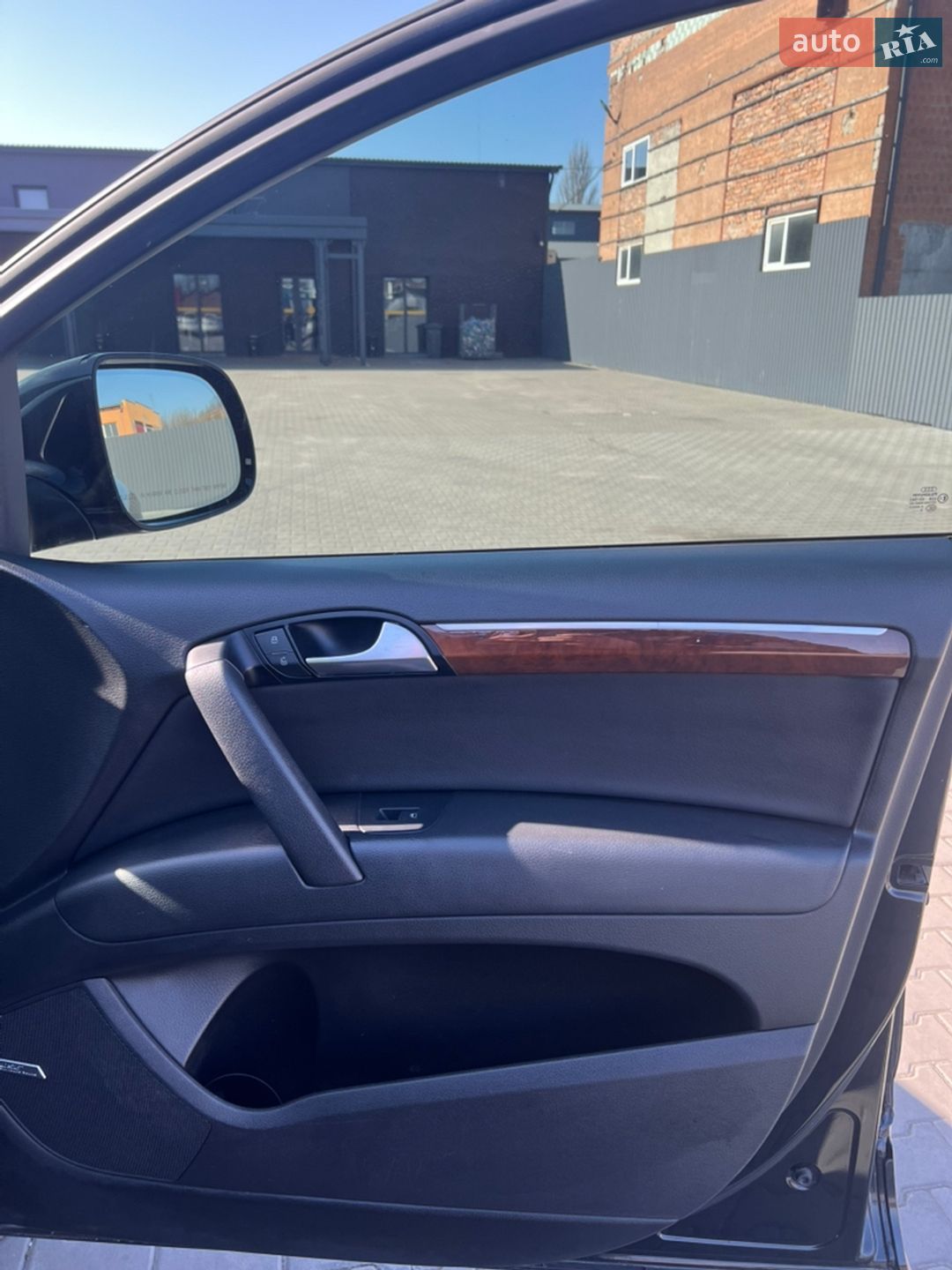 Audi Q7 2011 VIN WA1LMAFE4BD004049 фото оголошення 22 з 36