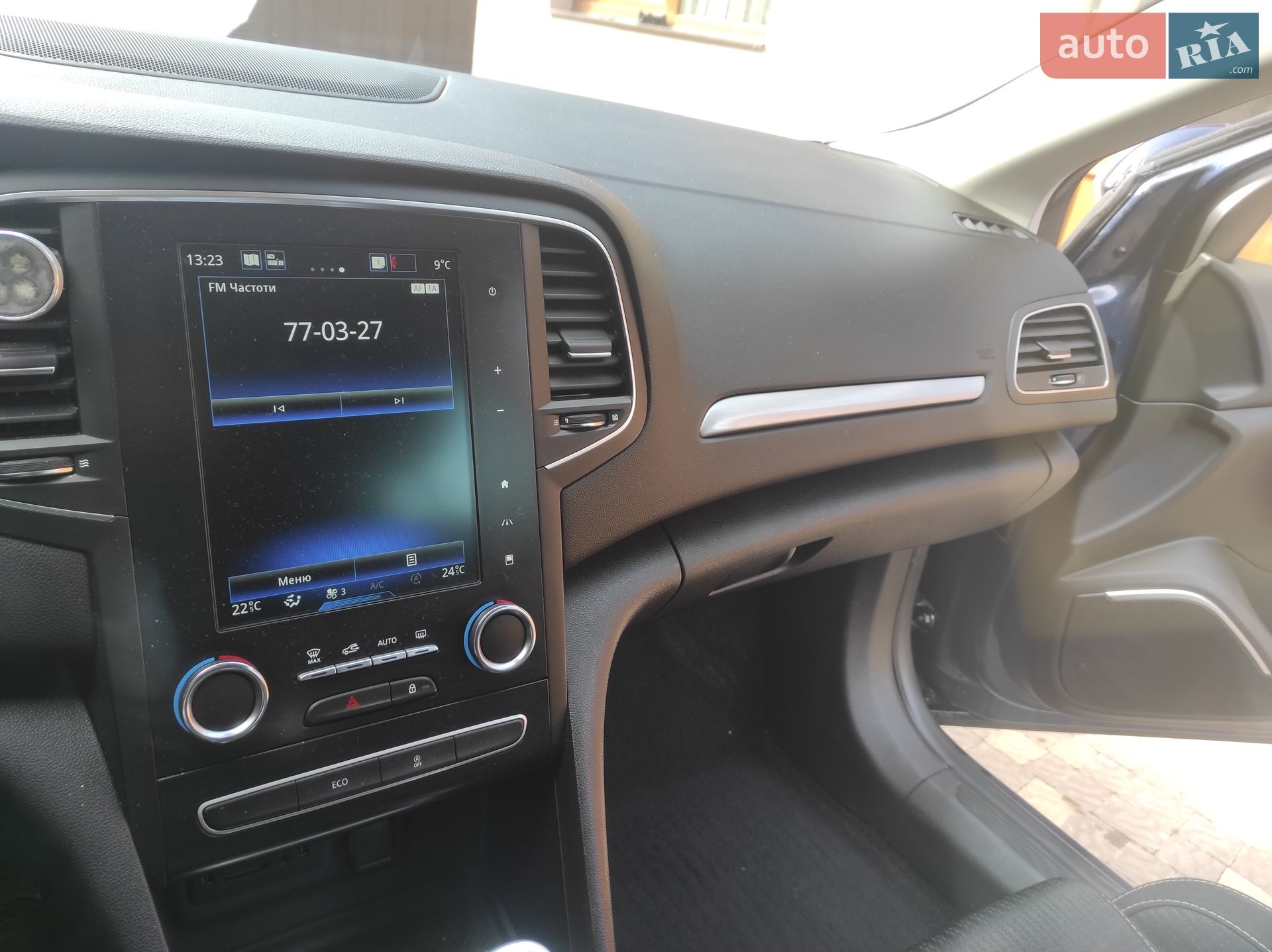 Renault Megane 2018 VIN VF1RFB00660724932 фото оголошення 2 з 13