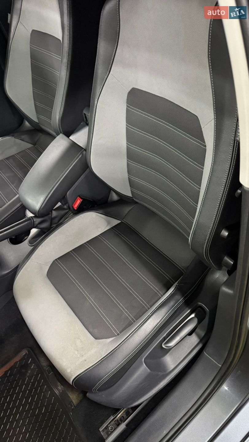 Volkswagen Jetta 2016 VIN WVWZZZ16ZGM011744 фото оголошення 33 з 63