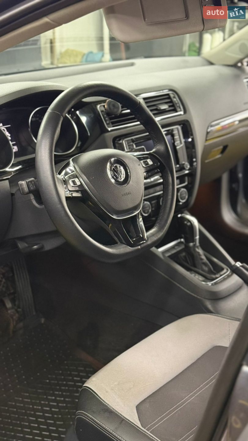 Volkswagen Jetta 2016 VIN WVWZZZ16ZGM011744 фото оголошення 42 з 63