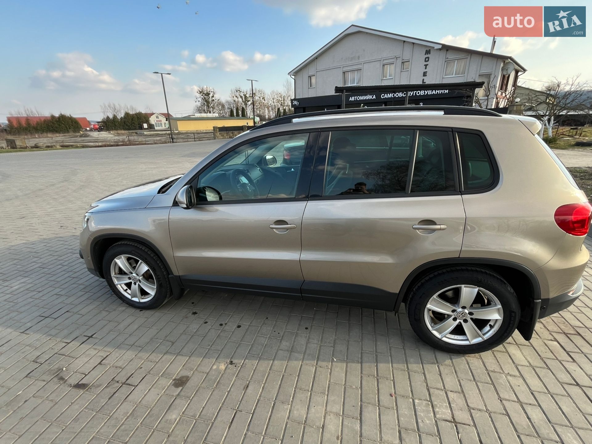 Volkswagen Tiguan 2011 VIN WVGZZZ5NZCW029992 фото оголошення 2 з 55