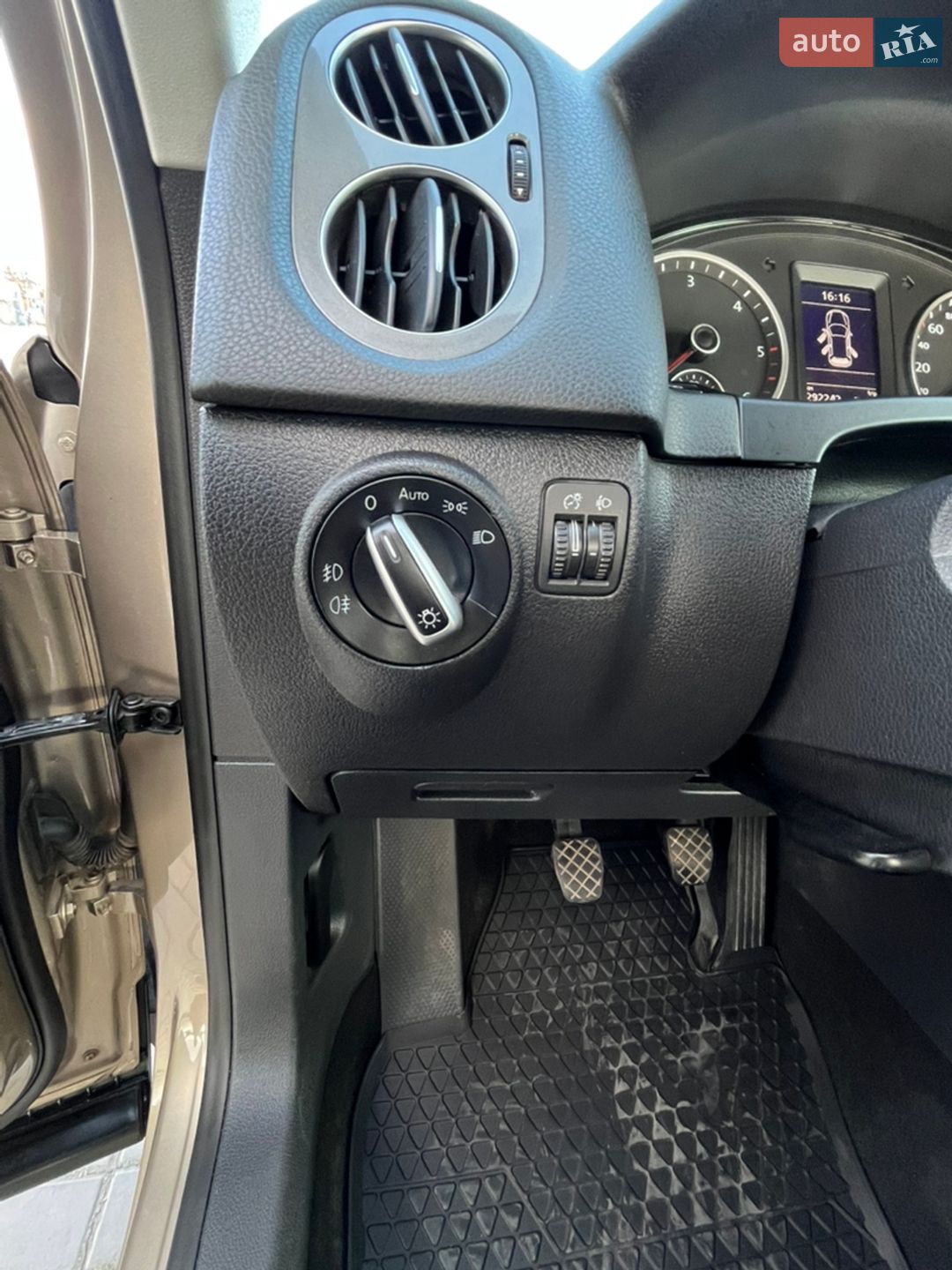 Volkswagen Tiguan 2011 VIN WVGZZZ5NZCW029992 фото оголошення 22 з 55