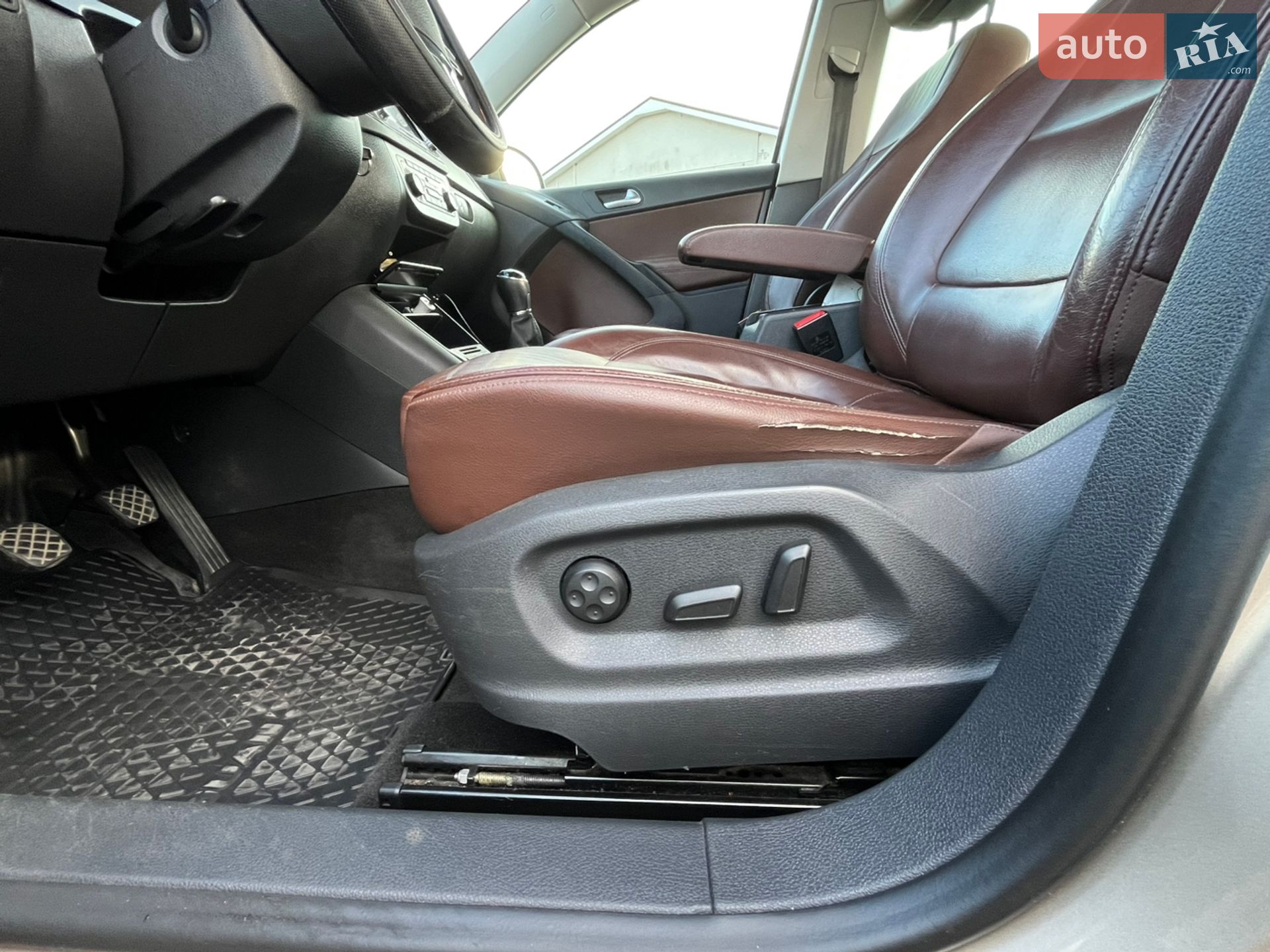 Volkswagen Tiguan 2011 VIN WVGZZZ5NZCW029992 фото оголошення 44 з 55