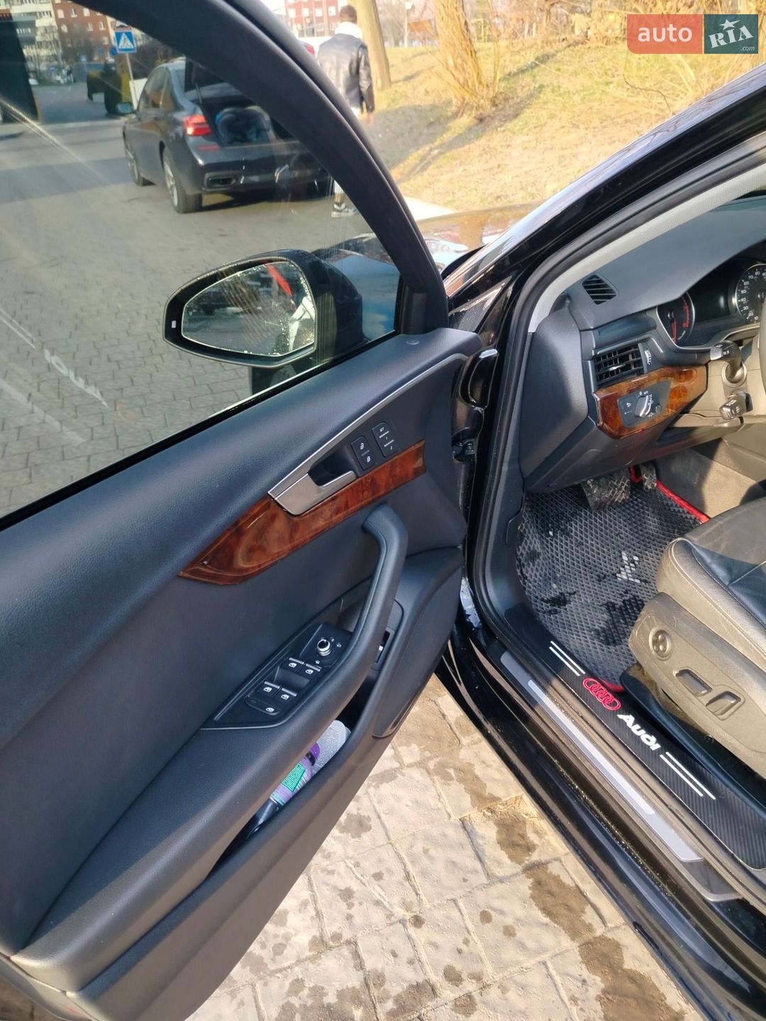 Audi A4 2019 VIN WAUGMAF46KA041570 фото оголошення 14 з 29