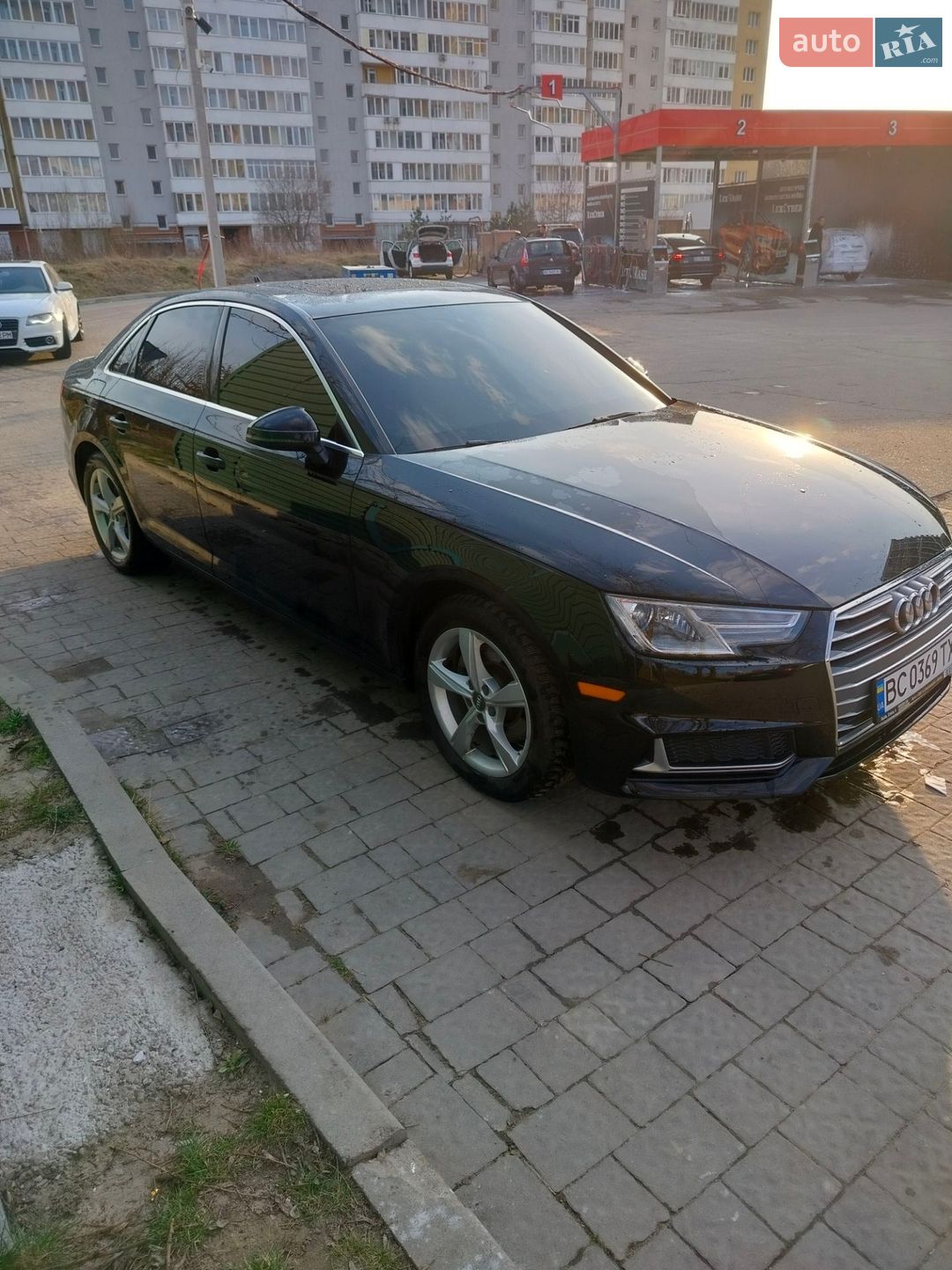 Audi A4 2019 VIN WAUGMAF46KA041570 фото оголошення 15 з 29