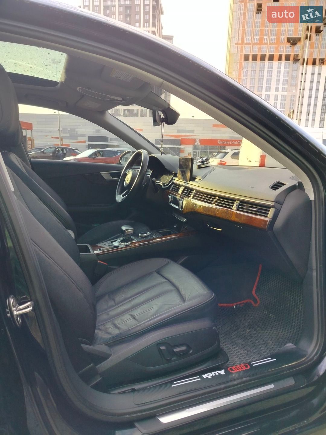 Audi A4 2019 VIN WAUGMAF46KA041570 фото оголошення 17 з 29