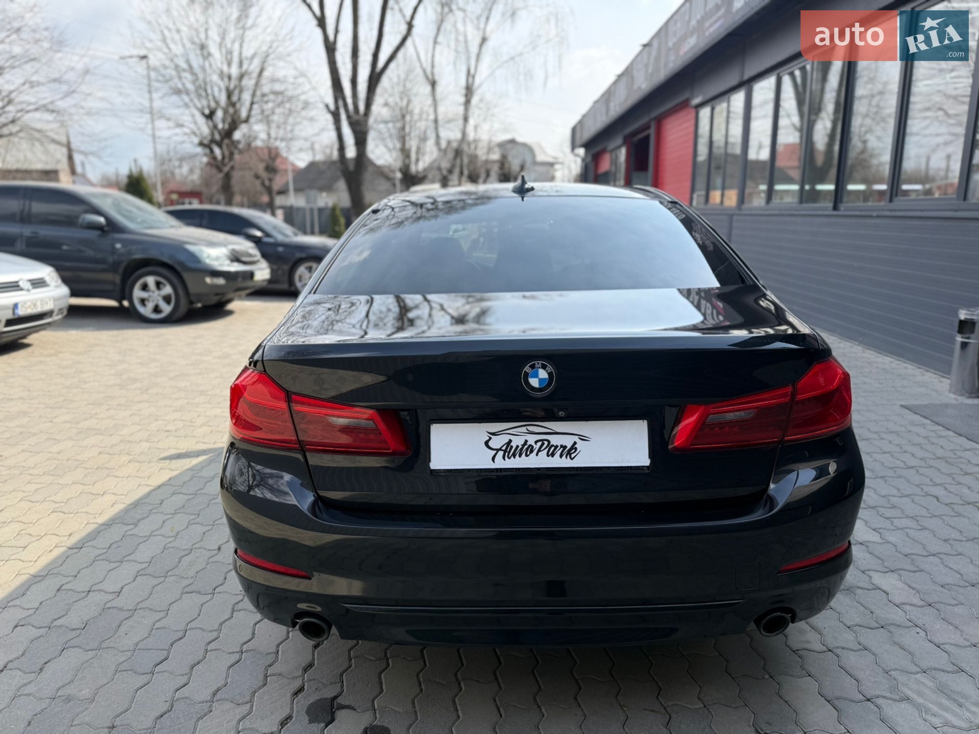 BMW 5 Series 2018 VIN WBAJF51010WW13222 фото оголошення 7 з 31