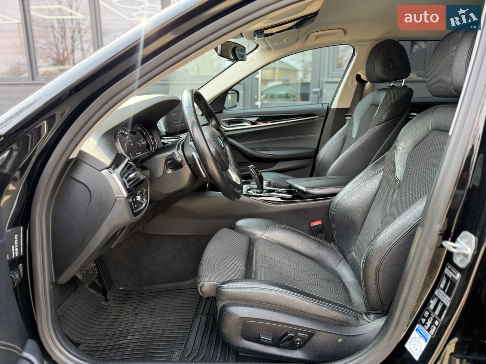 BMW 5 Series 2018 VIN WBAJF51010WW13222 фото оголошення 13 з 31