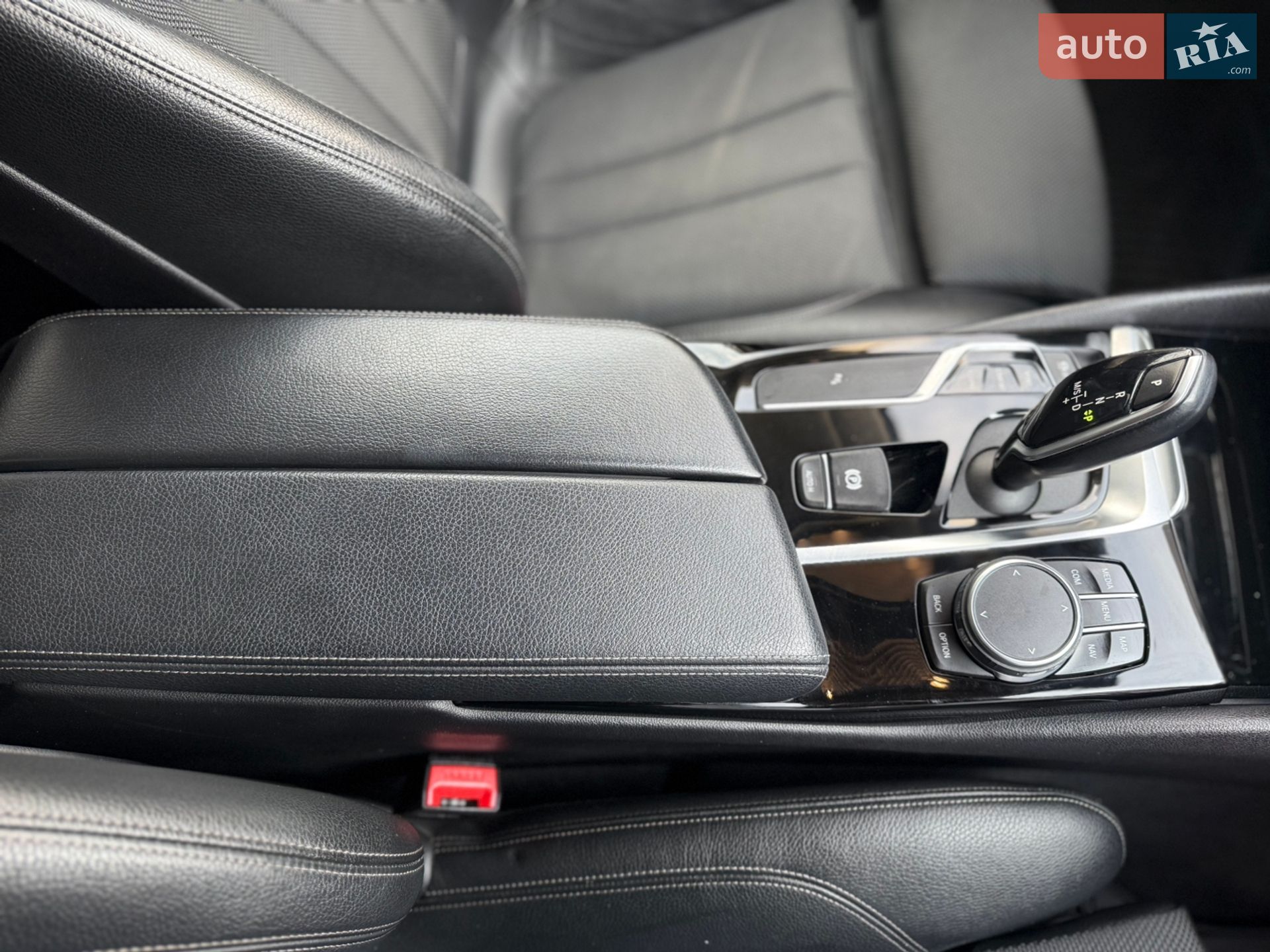BMW 5 Series 2018 VIN WBAJF51010WW13222 фото оголошення 25 з 31