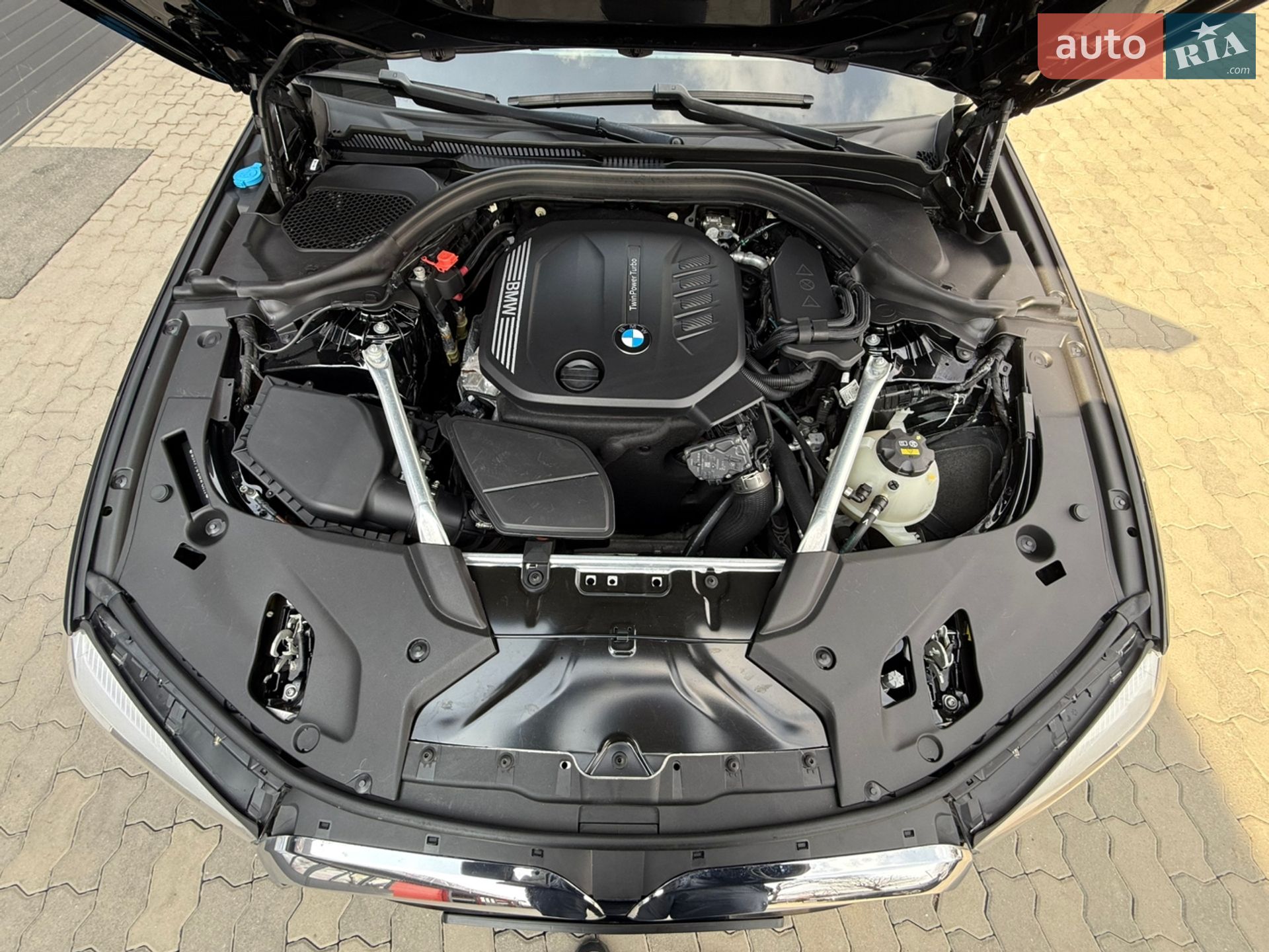 BMW 5 Series 2018 VIN WBAJF51010WW13222 фото оголошення 29 з 31