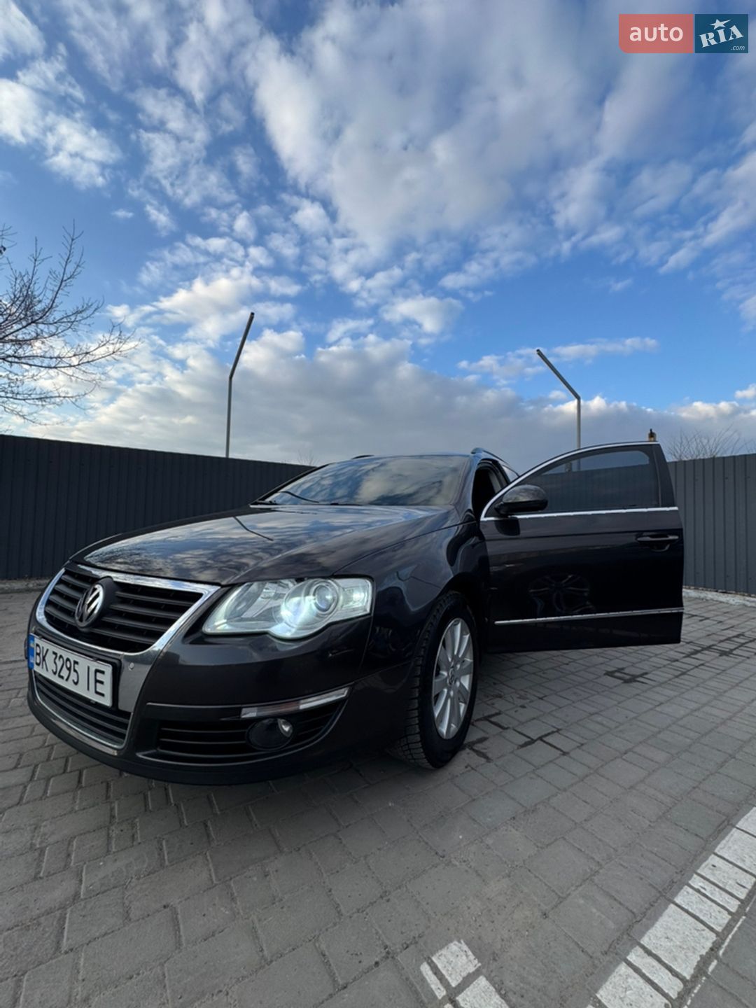 Volkswagen Passat 2010 VIN WVWZZZ3CZAE150742 фото оголошення 7 з 53