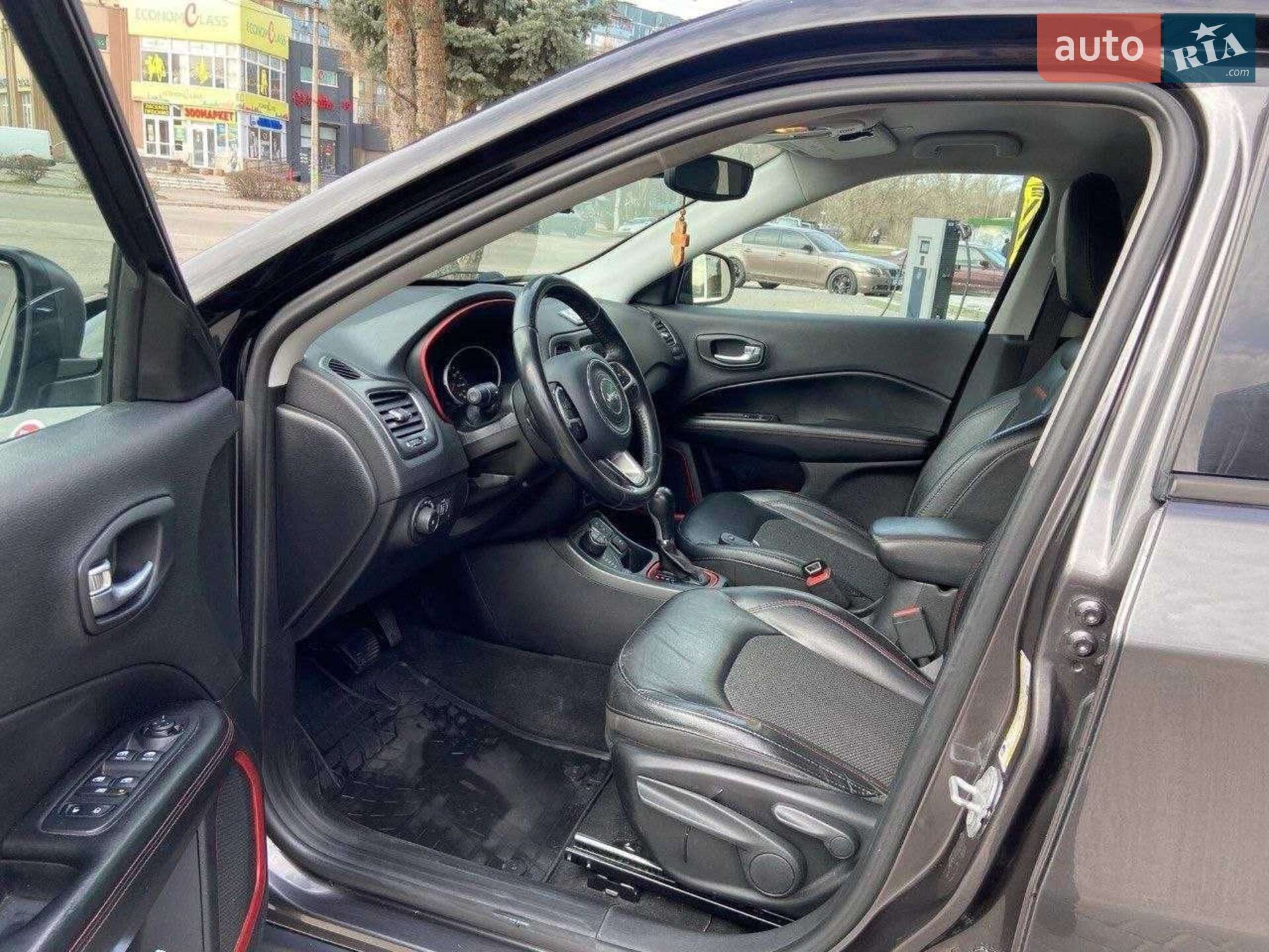 JEEP COMPASS 2018 VIN 3C4NJDDB5JT465528 фото оголошення 9 з 11