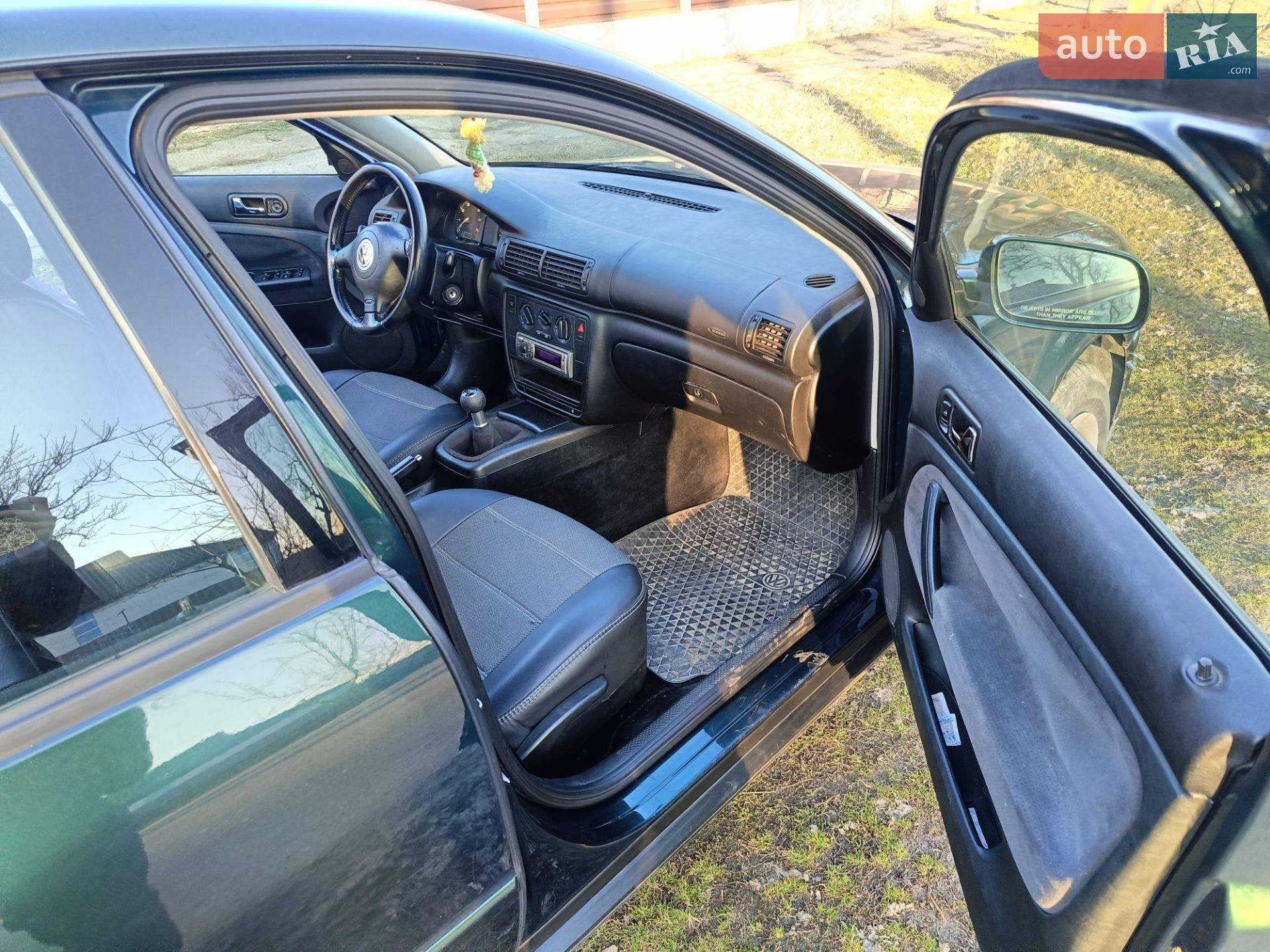 Volkswagen Passat 1997 VIN WVWZZZ3BZVE084148 фото оголошення 2 з 12