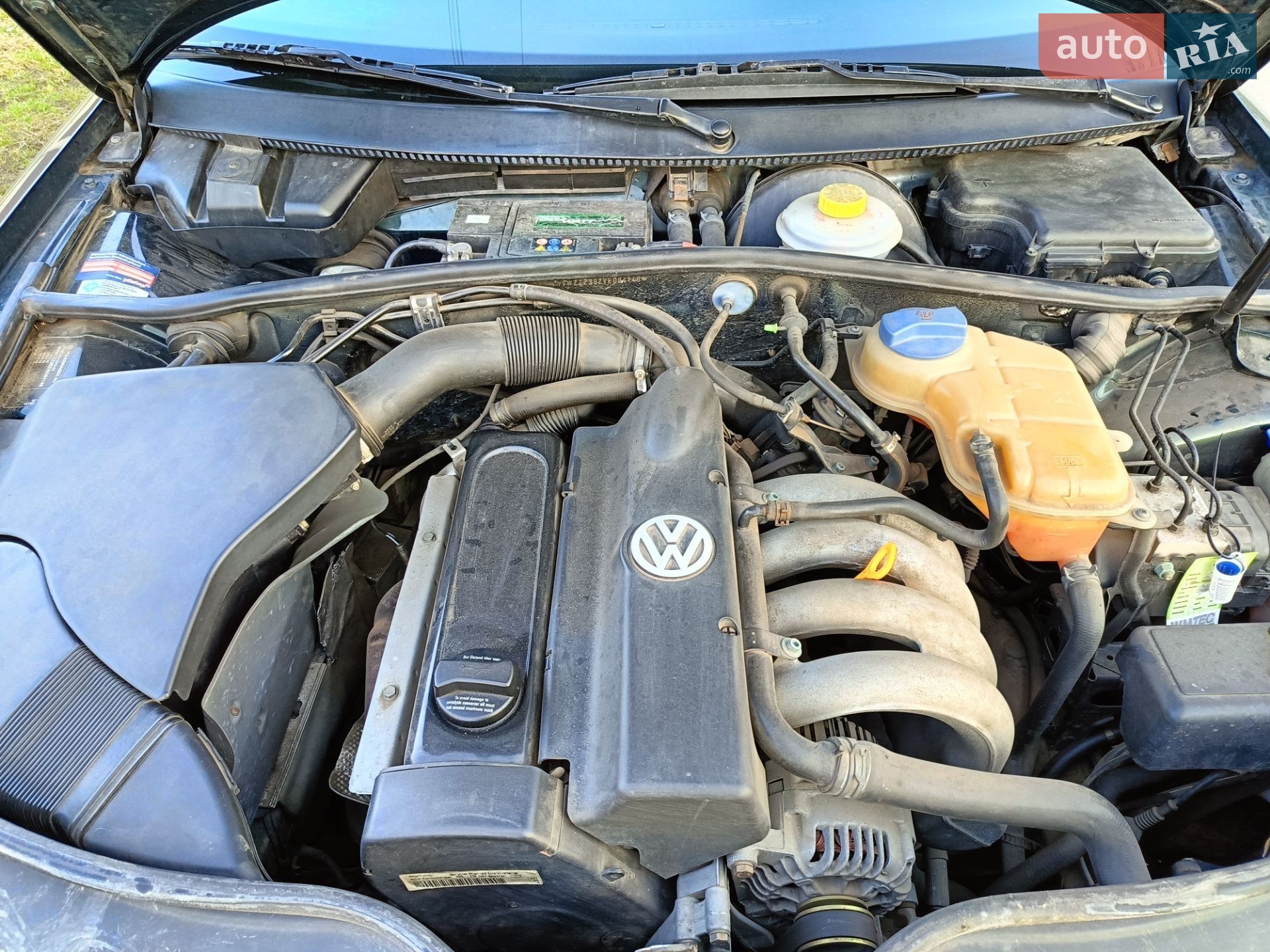 Volkswagen Passat 1997 VIN WVWZZZ3BZVE084148 фото оголошення 3 з 12