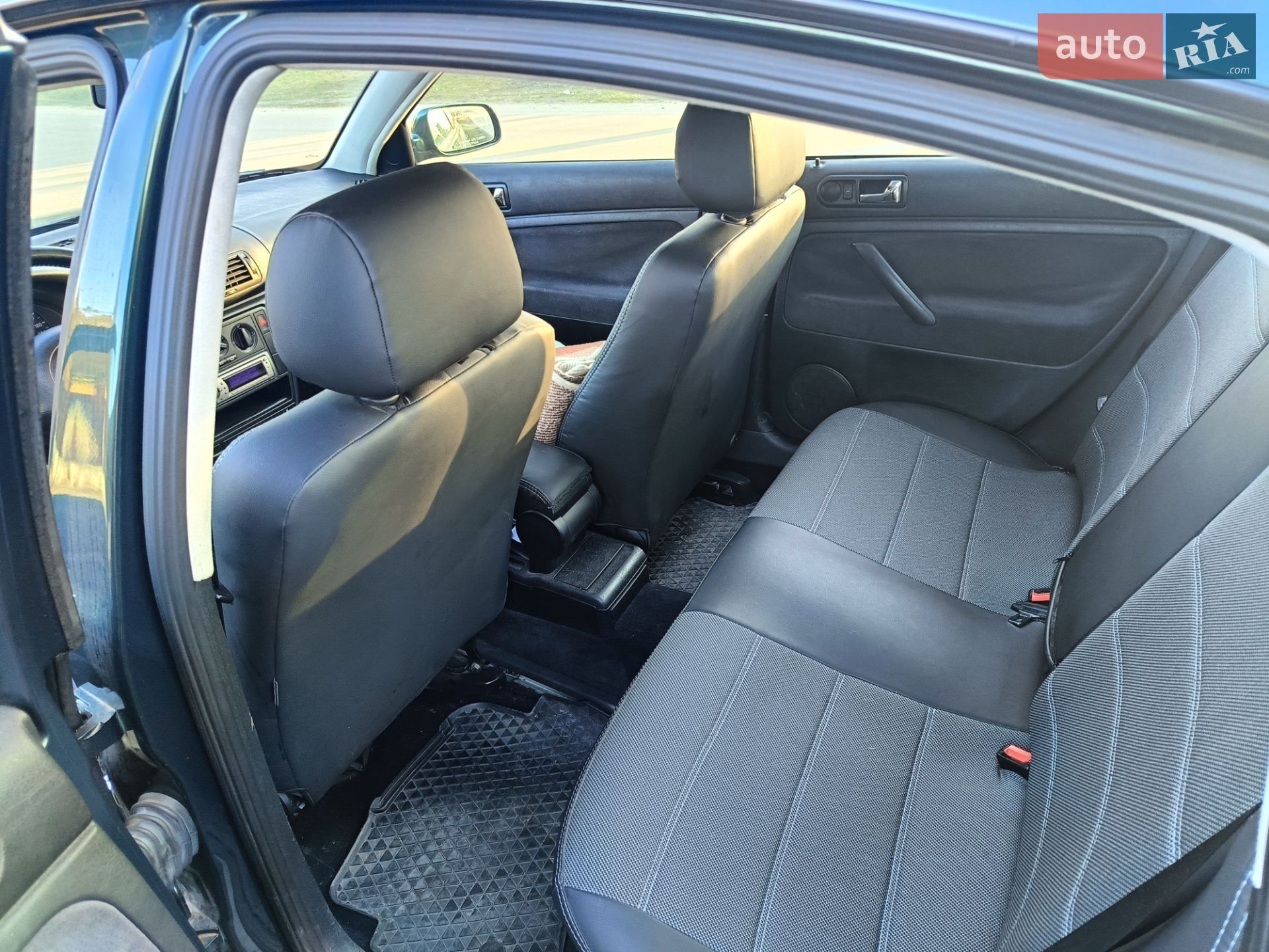 Volkswagen Passat 1997 VIN WVWZZZ3BZVE084148 фото оголошення 4 з 12