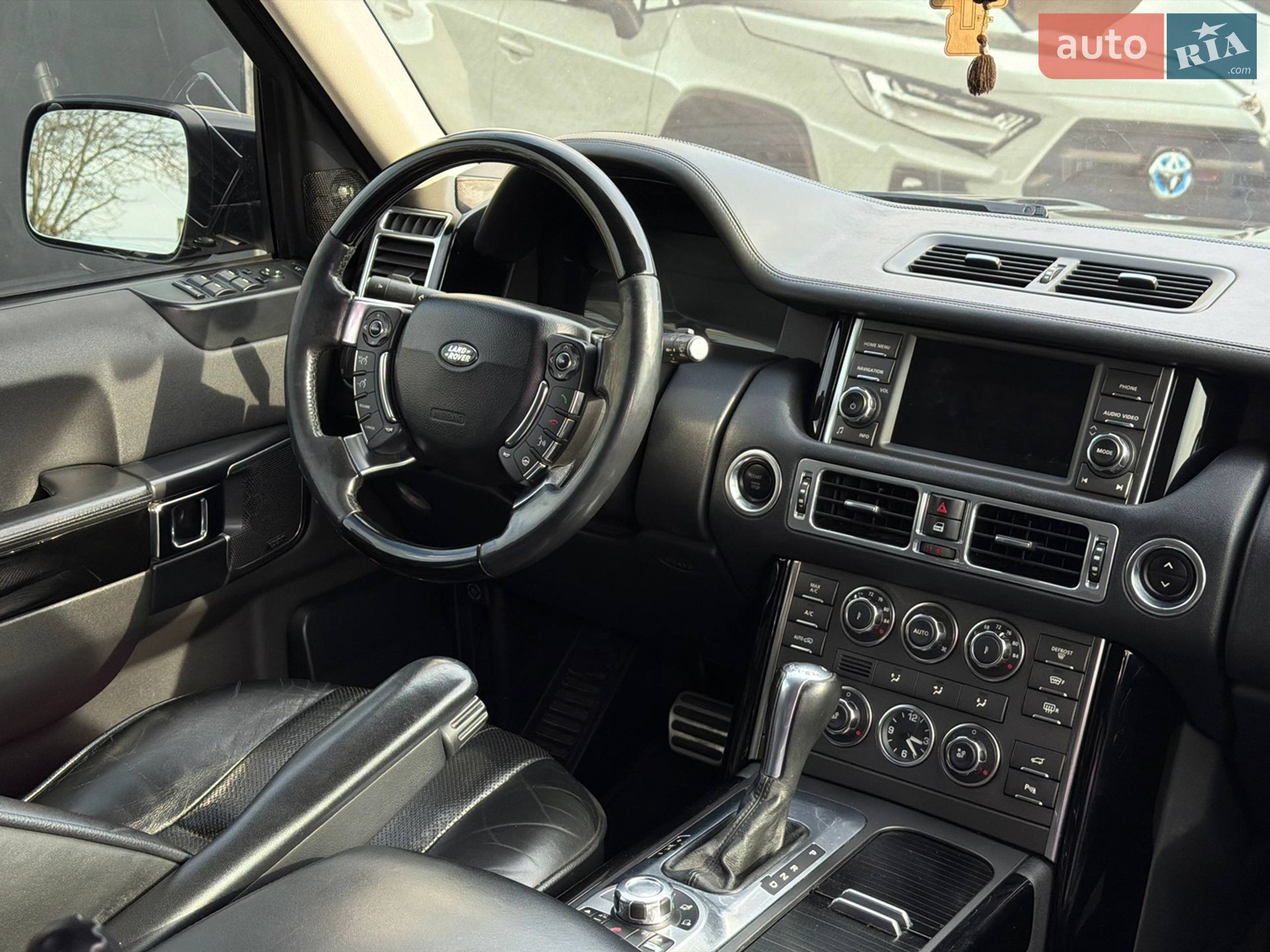 Land Rover Range Rover 2011 VIN SALMF1E48BA357823 фото оголошення 4 з 6