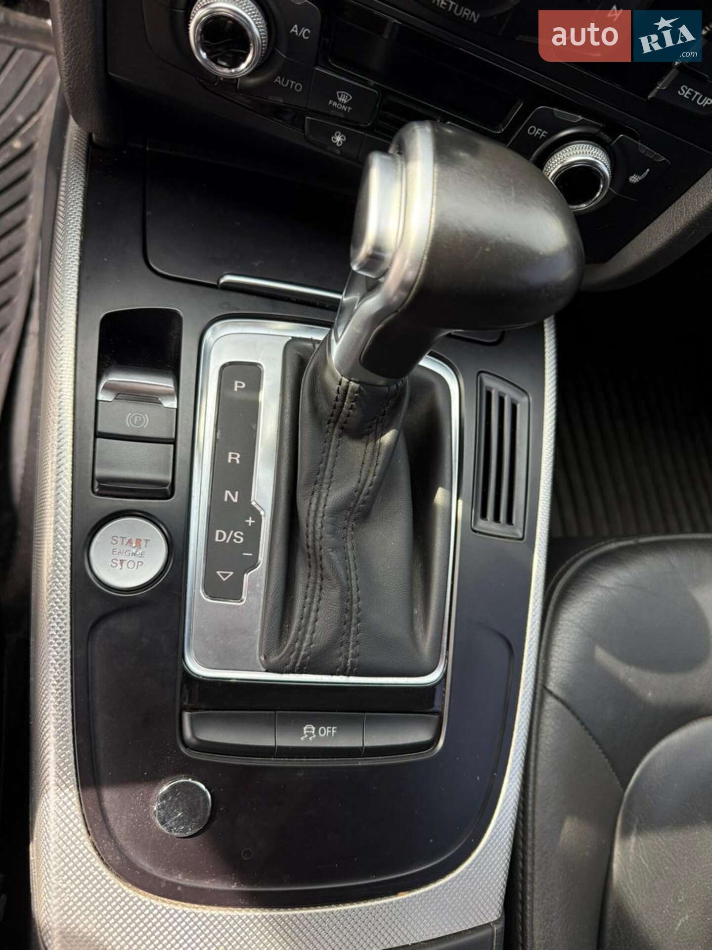 Audi A4 2015 VIN WAUBFAFL1GN004969 фото оголошення 12 з 16