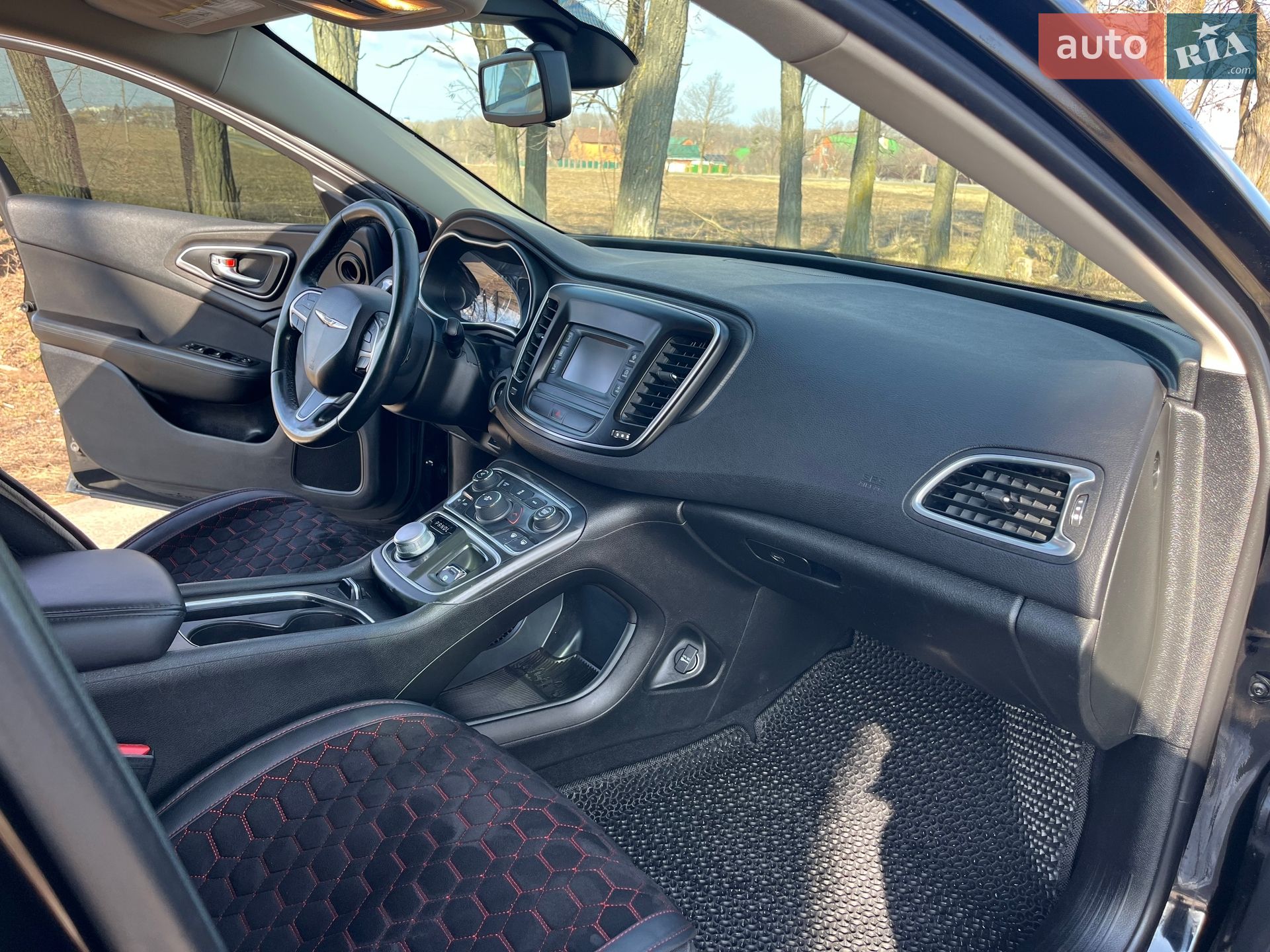 Chrysler 200 2015 VIN 1C3CCCAB3GN152670 фото оголошення 8 з 18