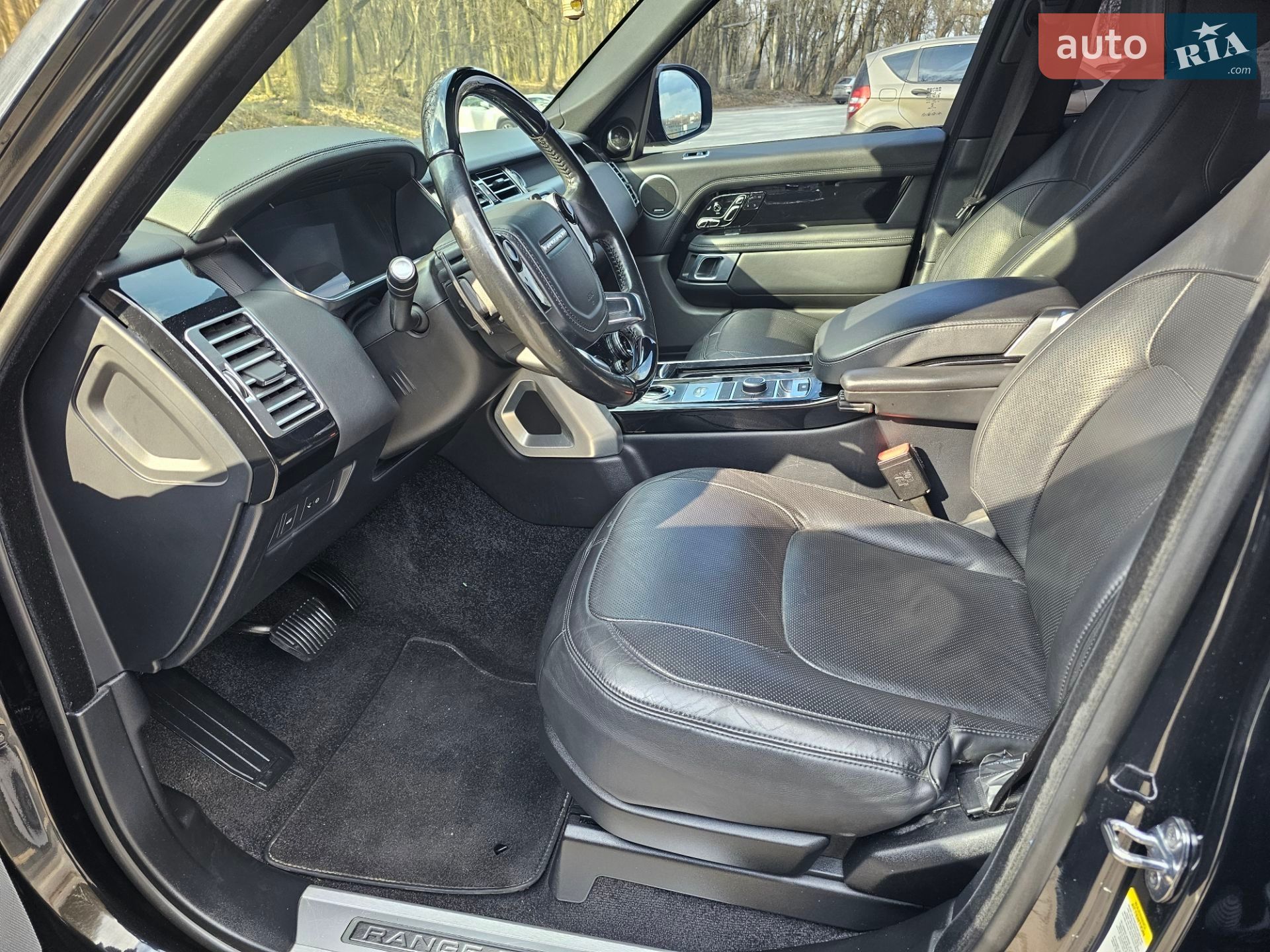 Land Rover Range Rover 2018 VIN SALGS2SVXJA399422 фото оголошення 32 з 56