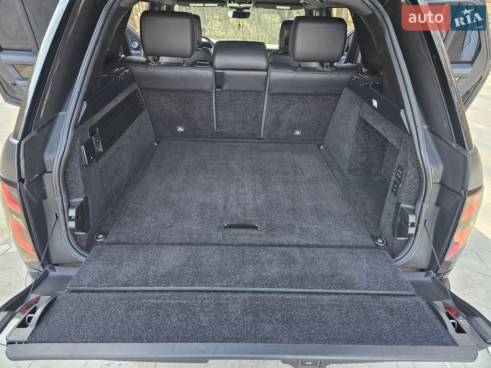 Land Rover Range Rover 2018 VIN SALGS2SVXJA399422 фото оголошення 50 з 56