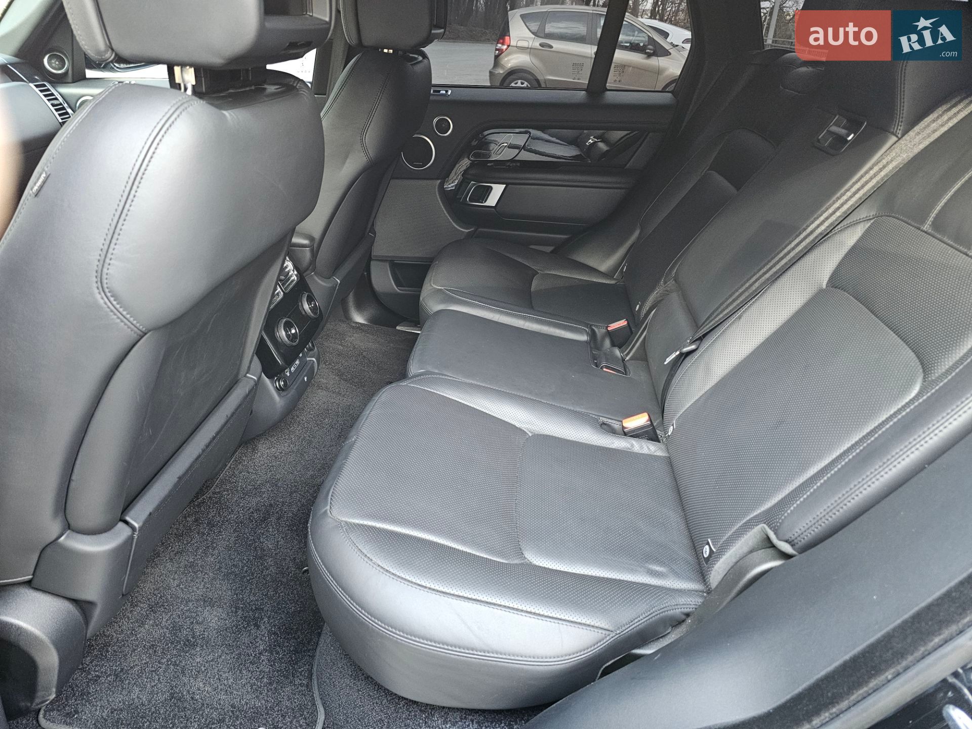 Land Rover Range Rover 2018 VIN SALGS2SVXJA399422 фото оголошення 37 з 56