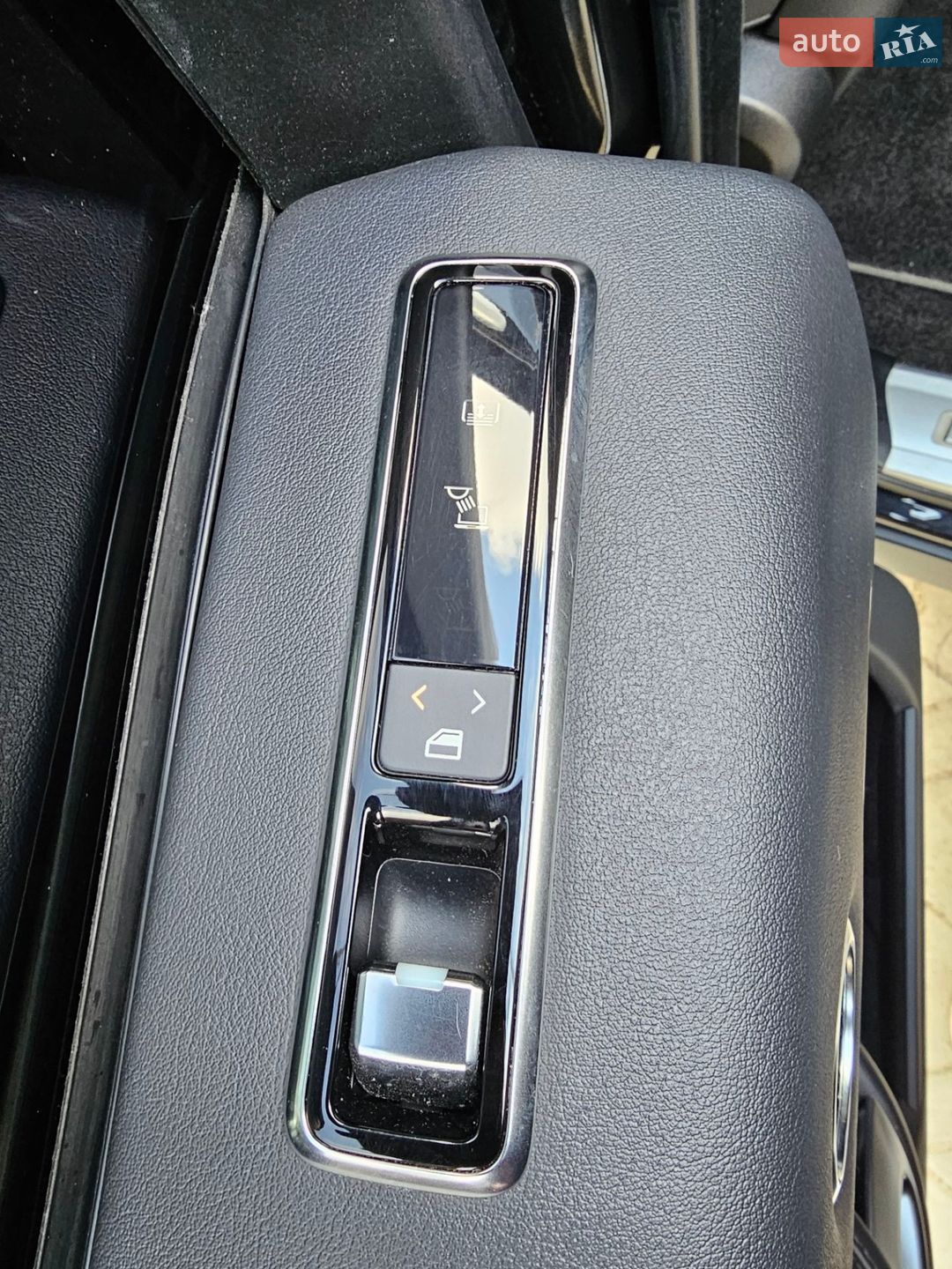 Land Rover Range Rover 2018 VIN SALGS2SVXJA399422 фото оголошення 40 з 56